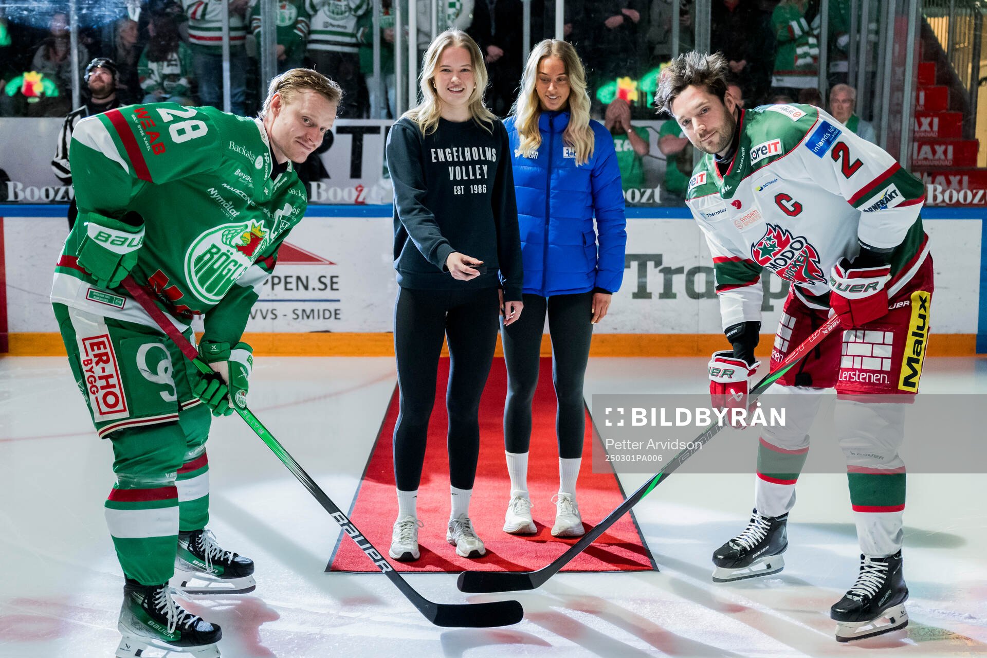 Rögles Anton Bengtsson, och Modos David Rundblad