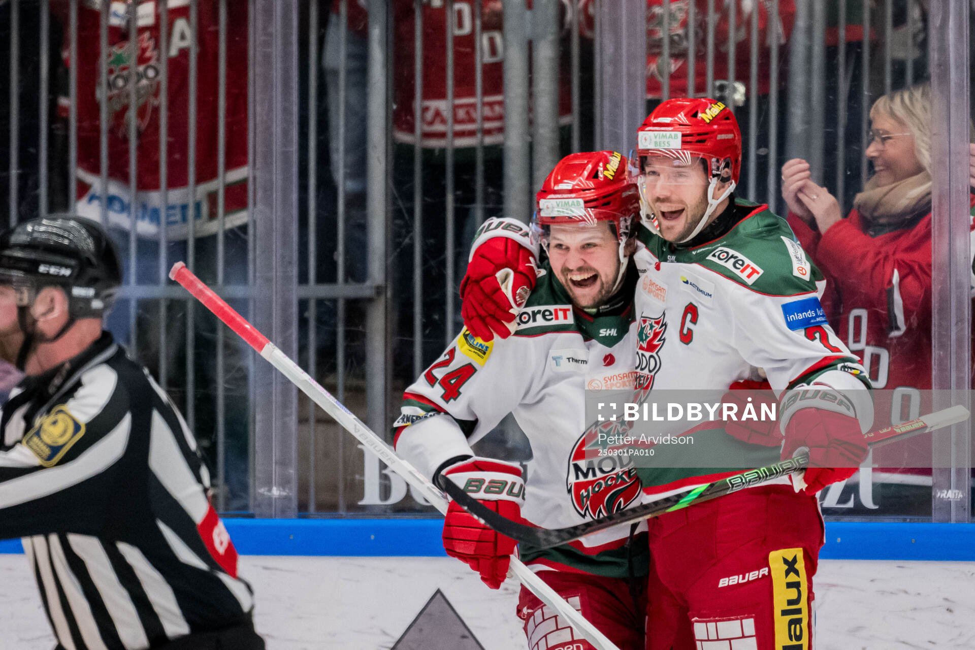 Modos Måns Carlsson och David Rundblad jublar