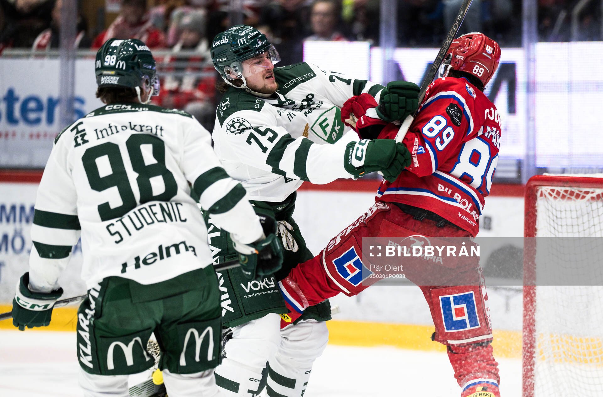 Färjestads Jeremy Salvas Groleau och Timrås Oliver Kapanen