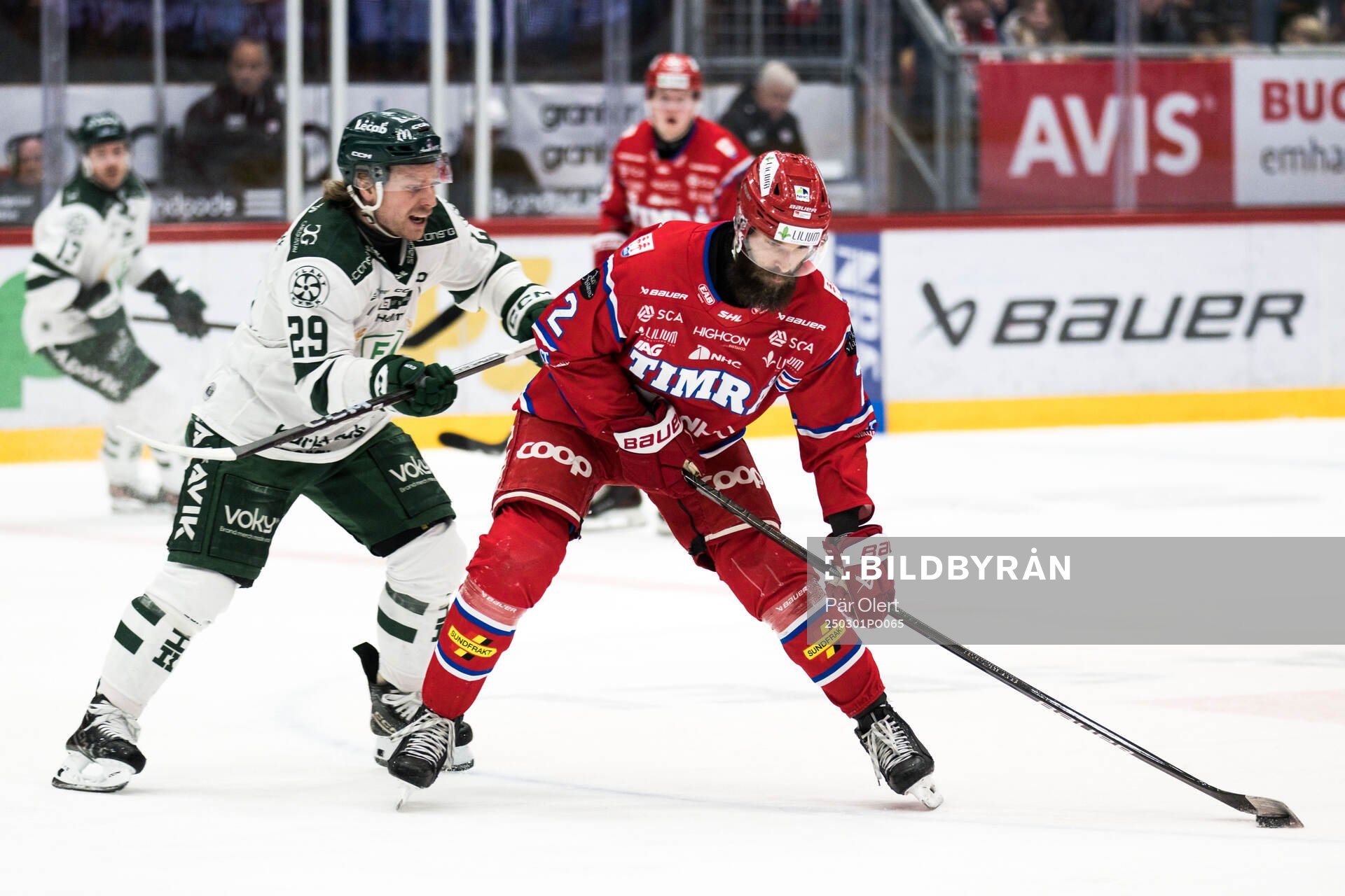 Färjestads Oskar Steen och Timrås Per Svensson