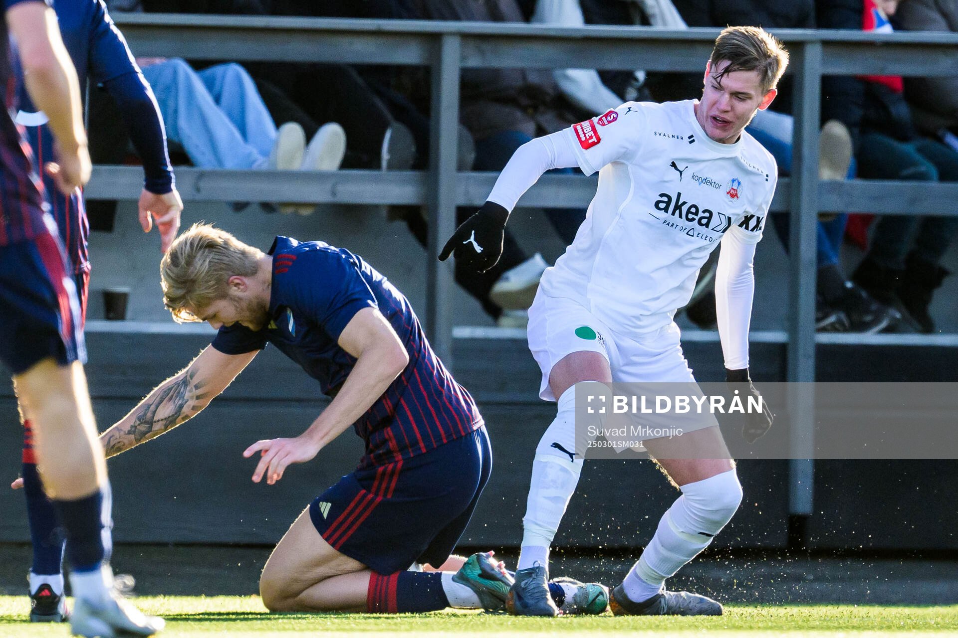 Östers Mattis Adolfsson och Helsingborgs Taylor Silverholt