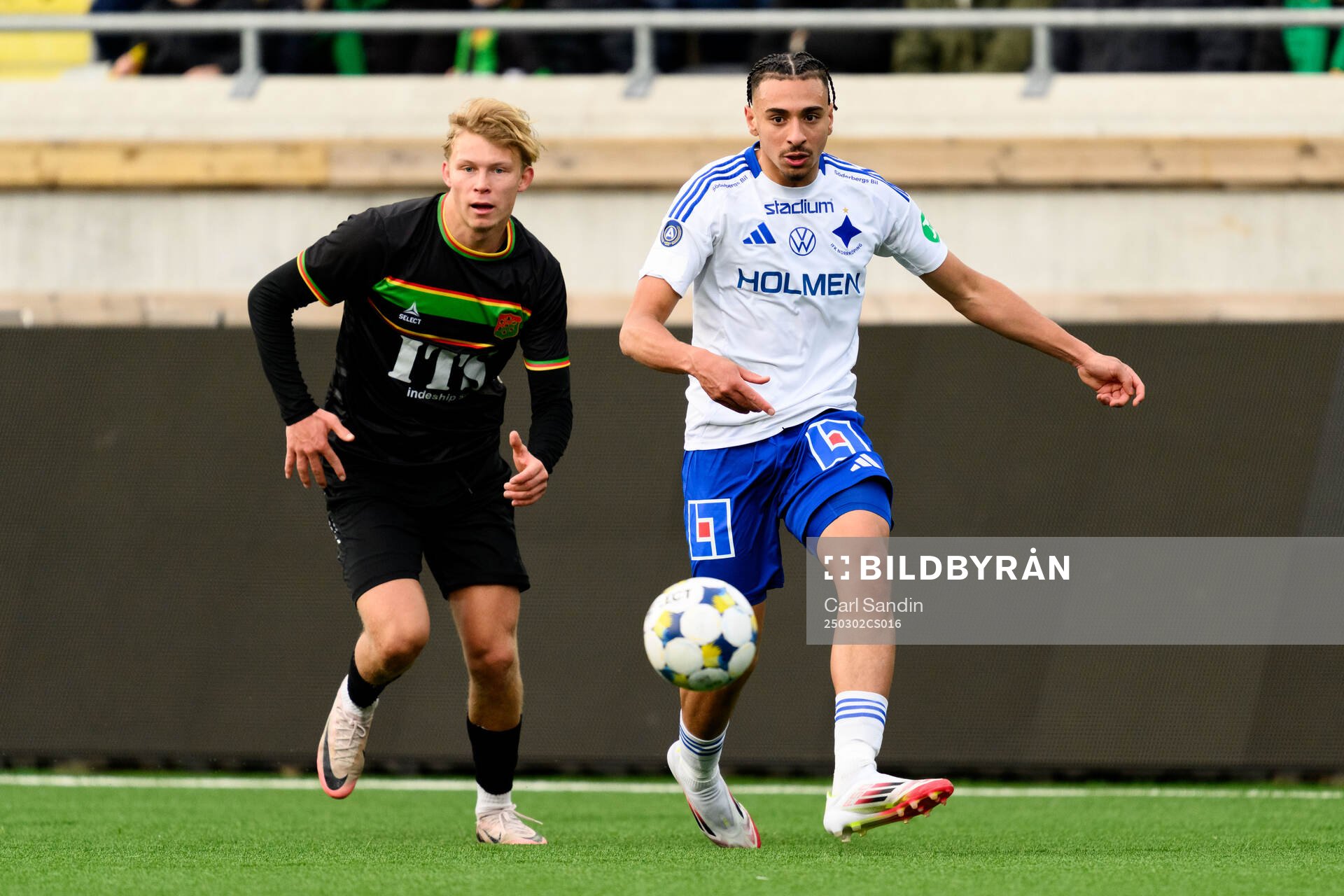 GAISs Rasmus Niklasson Petrovic och IFK Norrköpings Moutaz