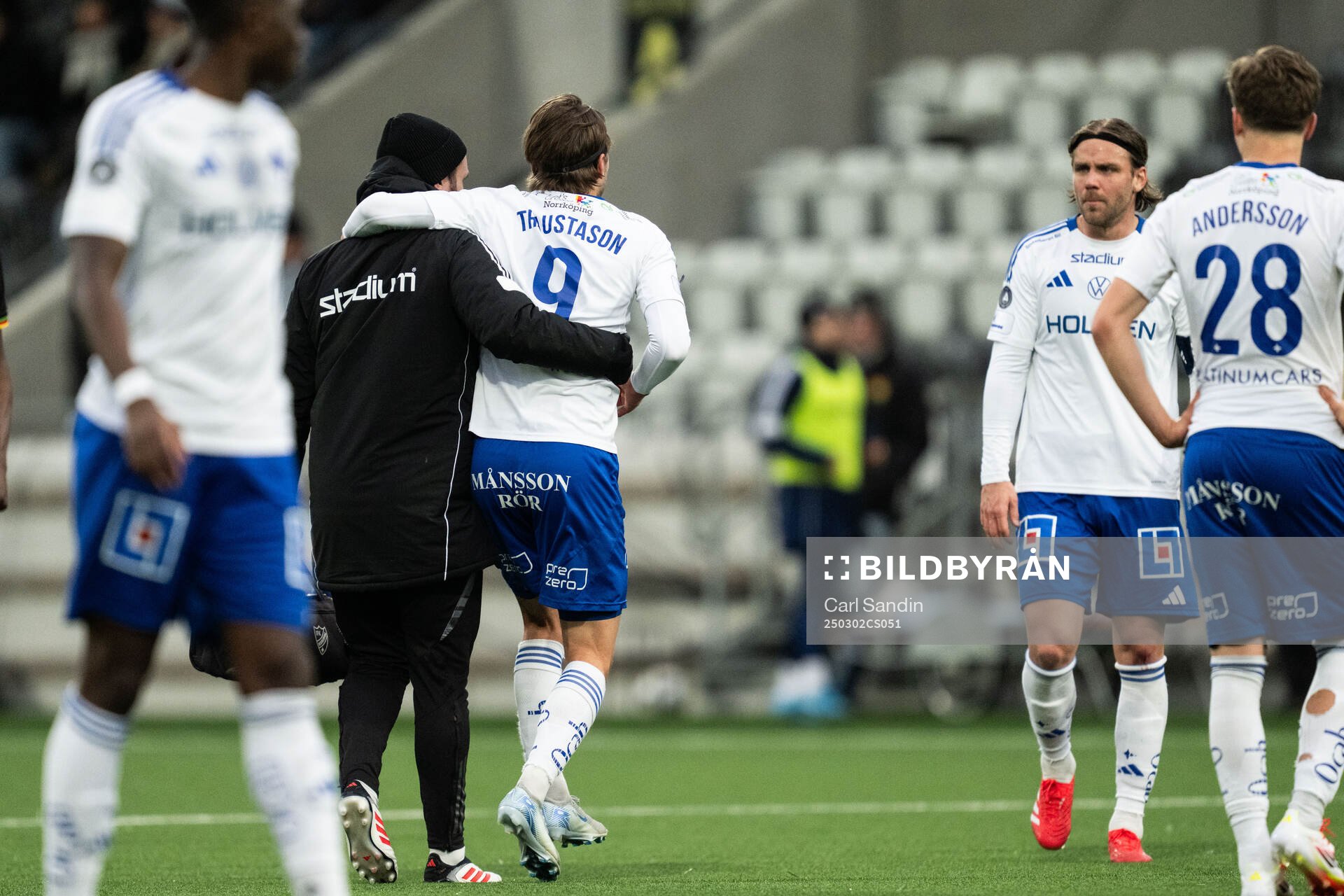 IFK Norrköpings Arnor Traustason lämnar planen