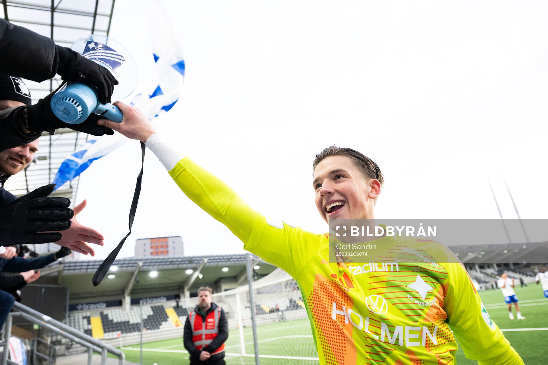 IFK Norrköpings målvakt David Andersson jublar