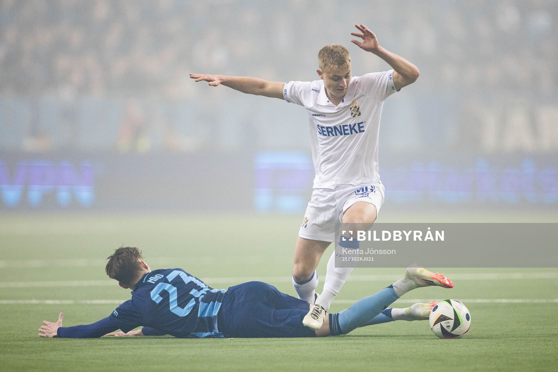 Djurgårdens Nino Zugelj och IFK Göteborgs David Kruse