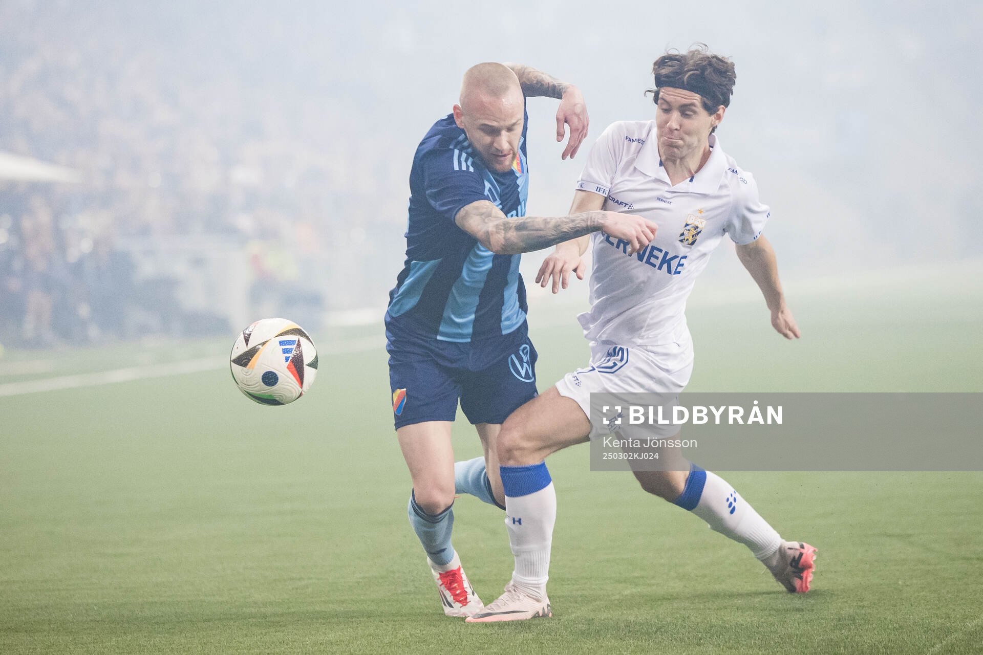 Djurgårdens Adam Ståhl och IFK Göteborgs Eman Markovic