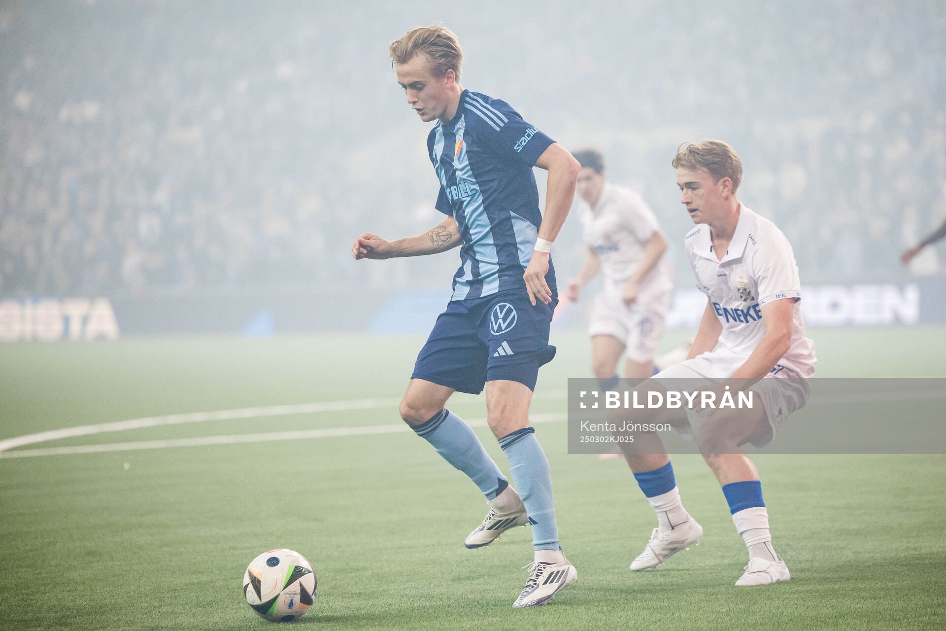 Djurgårdens Oskar Fallenius och IFK Göteborgs Noah Tolf