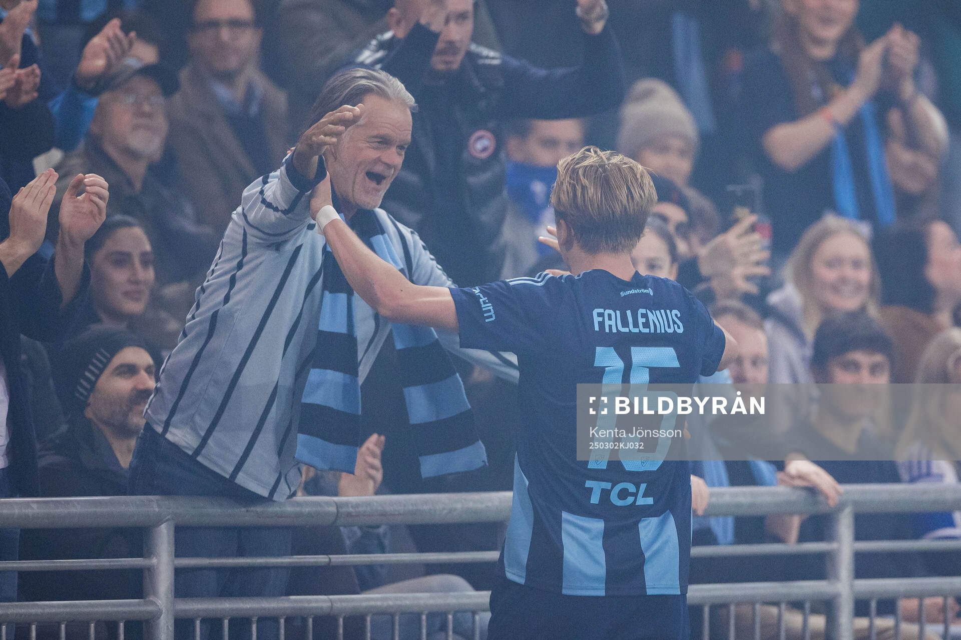 Djurgårdens Oskar Fallenius jublar