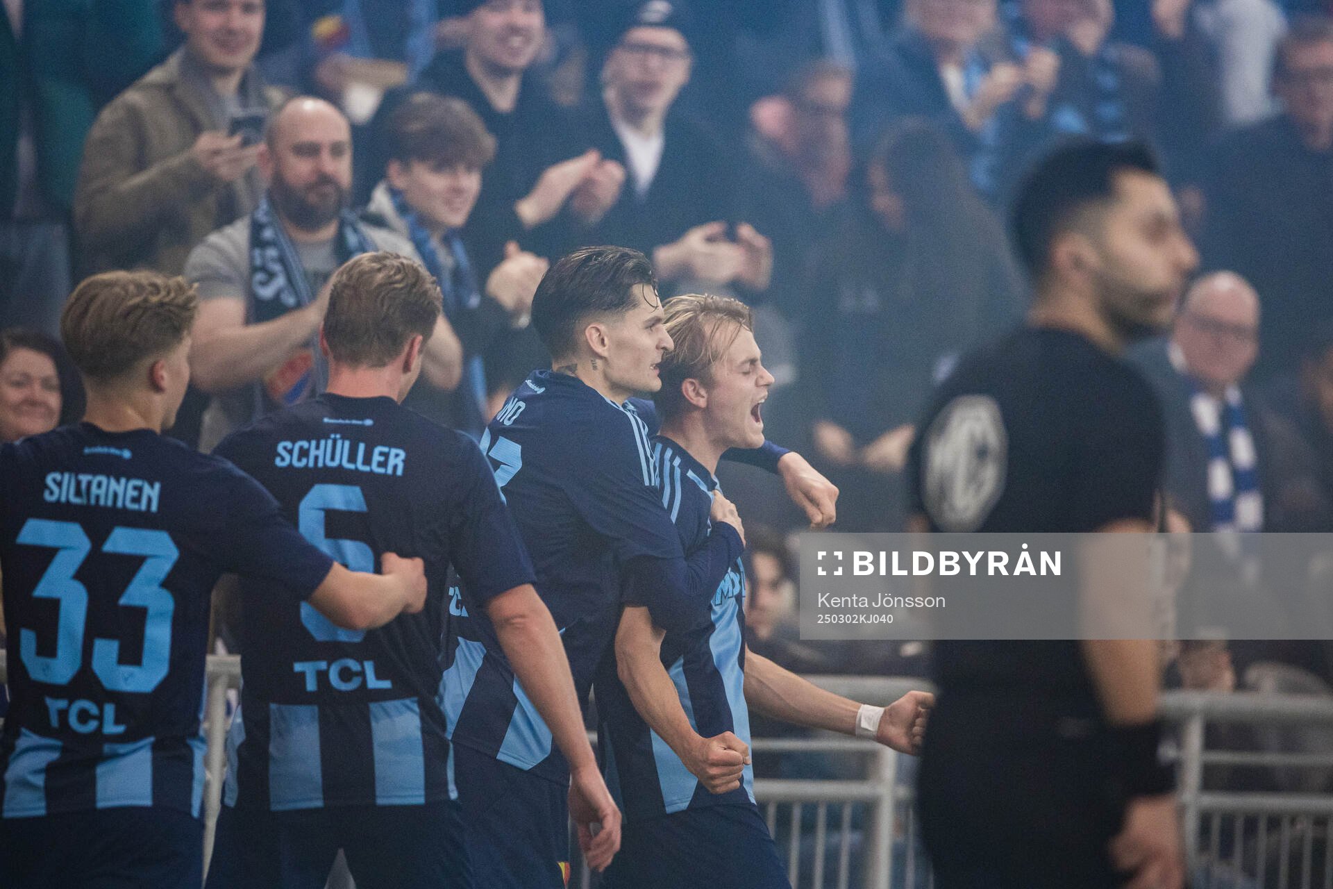 Djurgårdens Oskar Fallenius jublar
