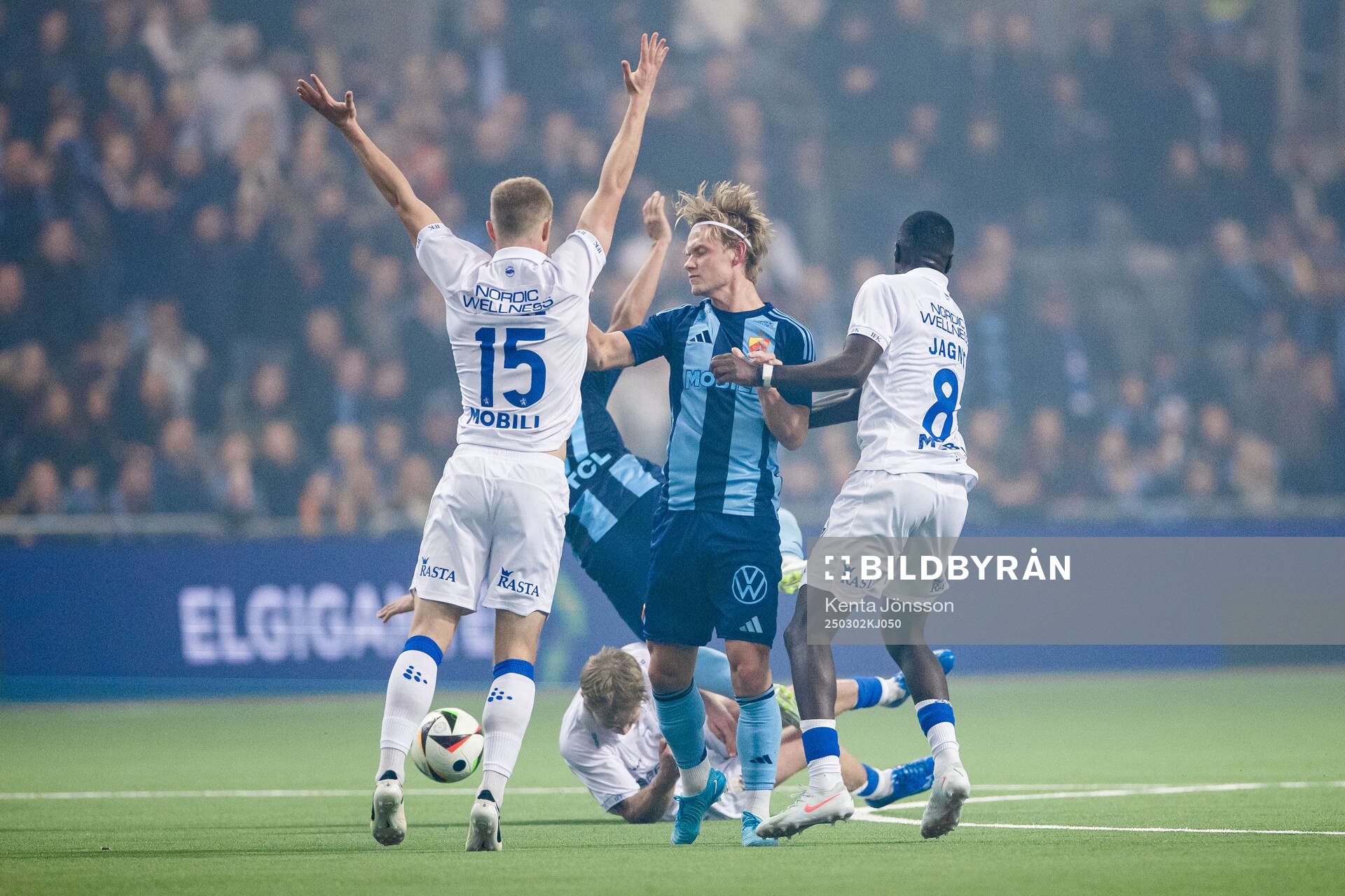 Djurgårdens Tobias Gulliksen mot IFK Göteborgs David