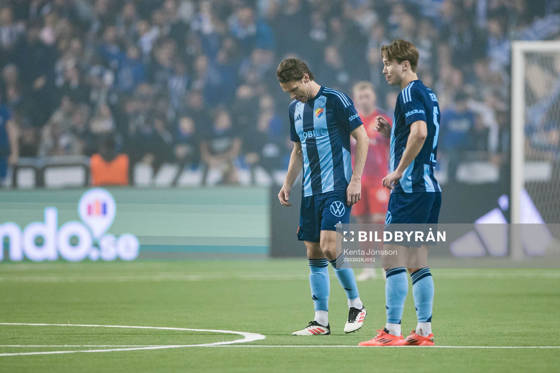 Djurgårdens Albin Ekdal och Miro Tenho deppar
