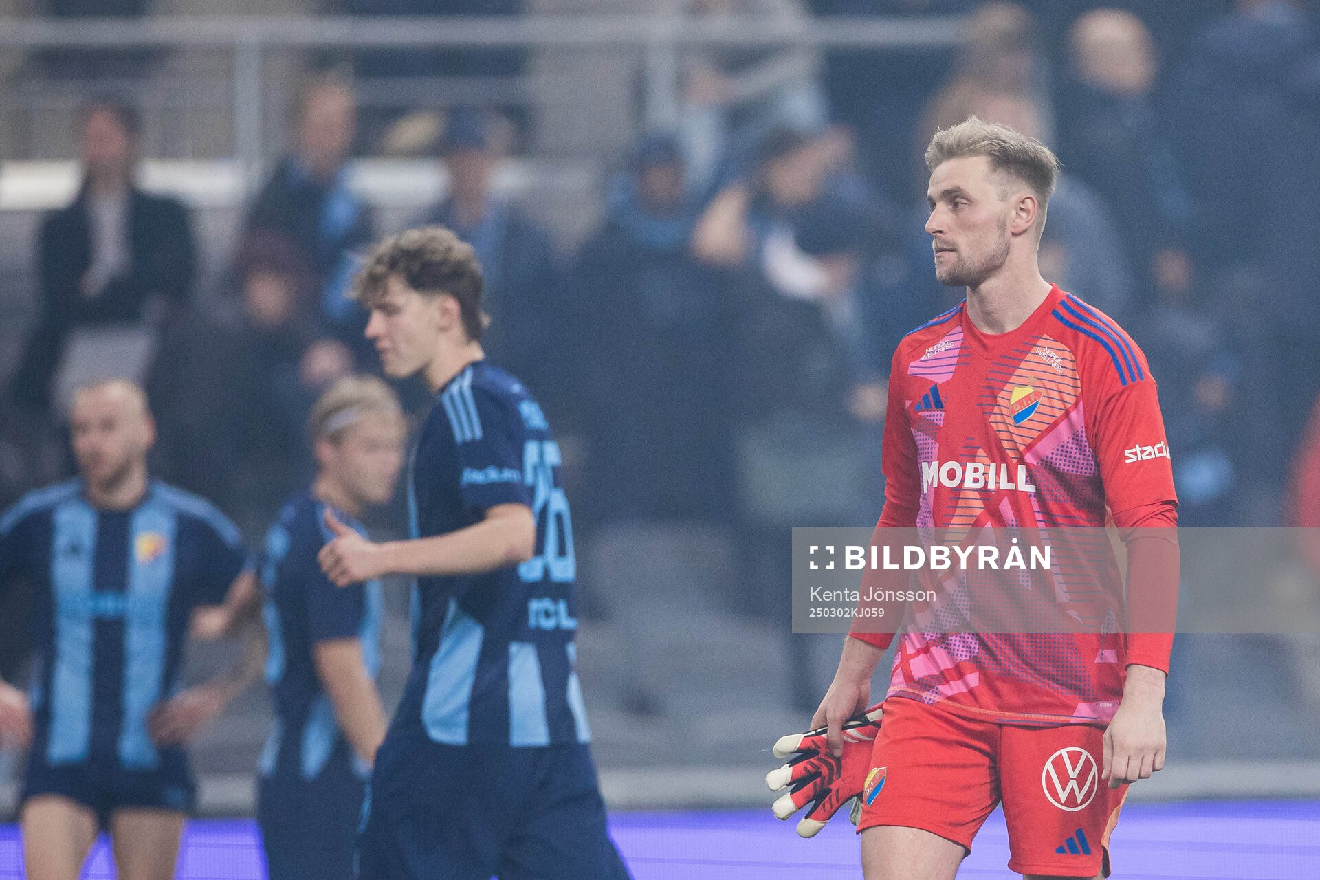 Djurgårdens målvakt Jacob Rinne deppar