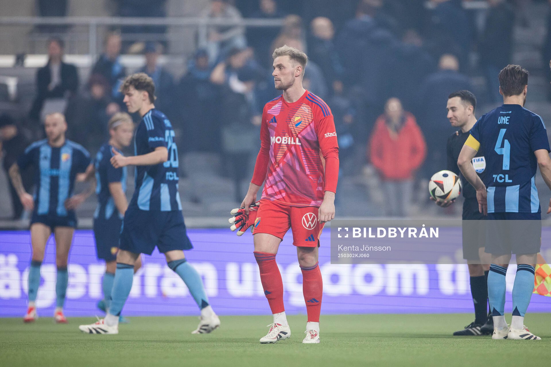 Djurgårdens målvakt Jacob Rinne deppar