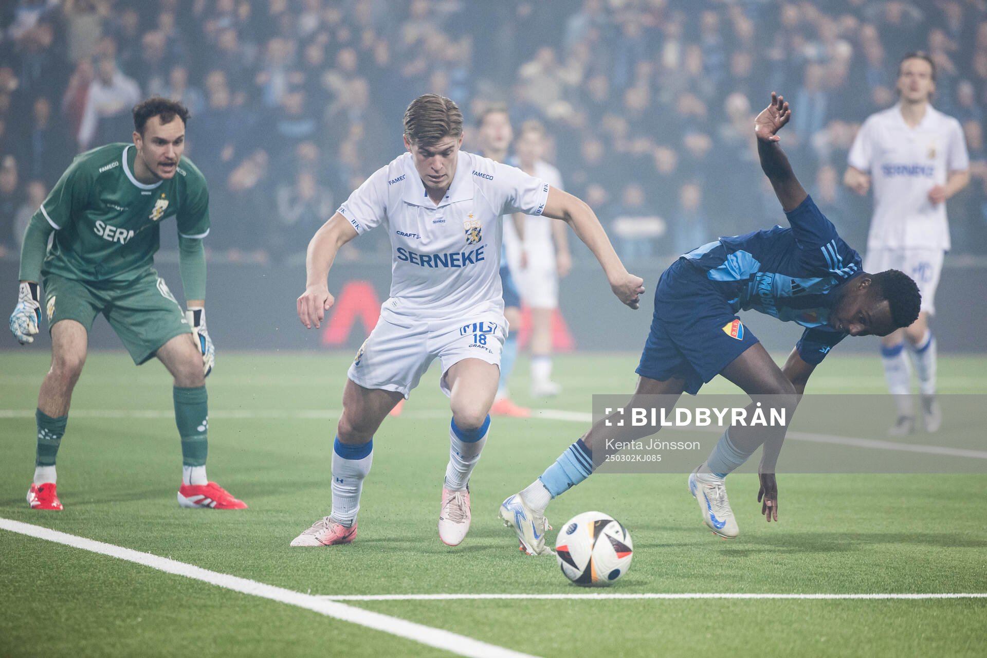 IFK Göteborgs Felix Eriksson och Djurgårdens Tokmac Nguen