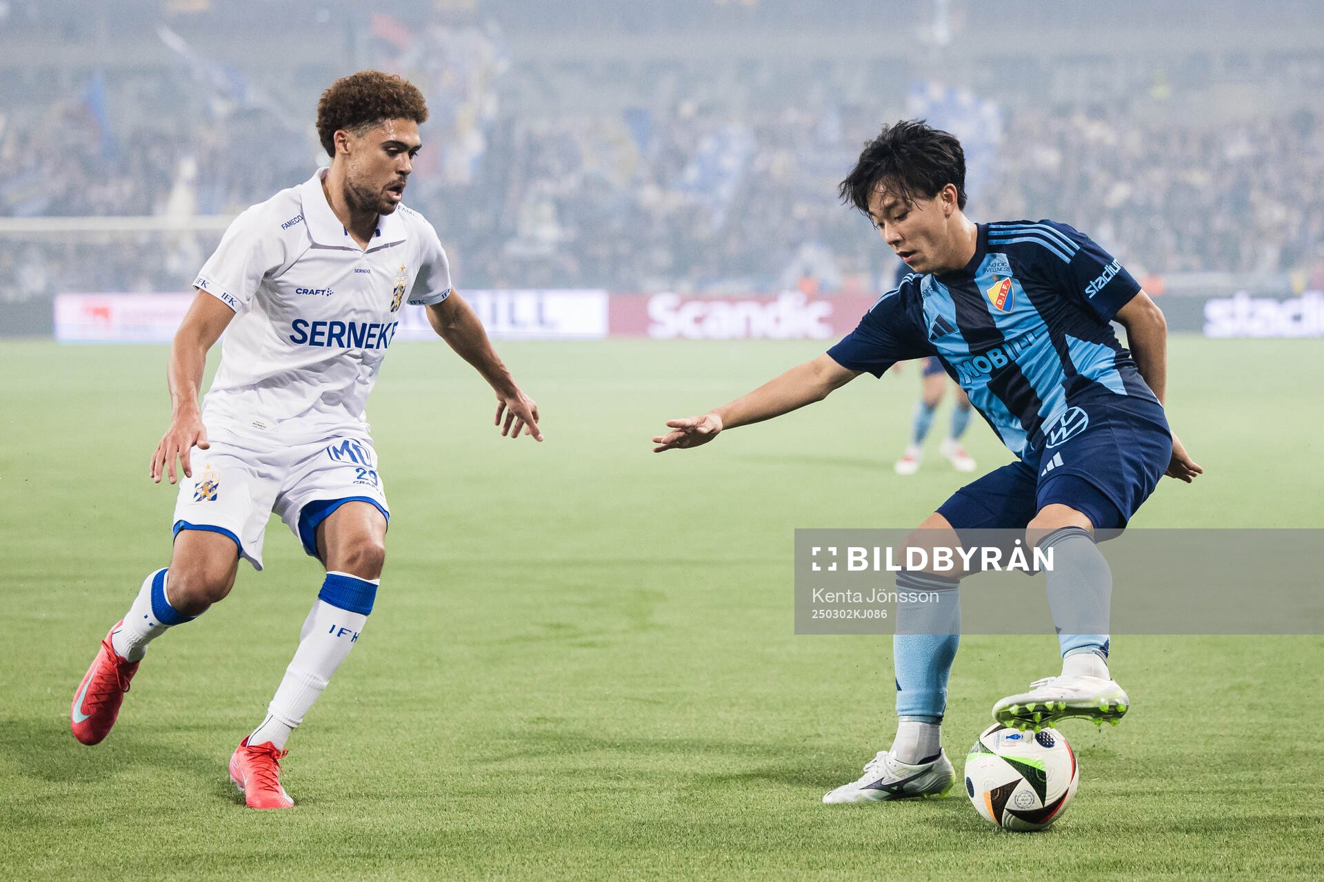 IFK Göteborgs Thomas Santos och Djurgårdens Keita Kosugi