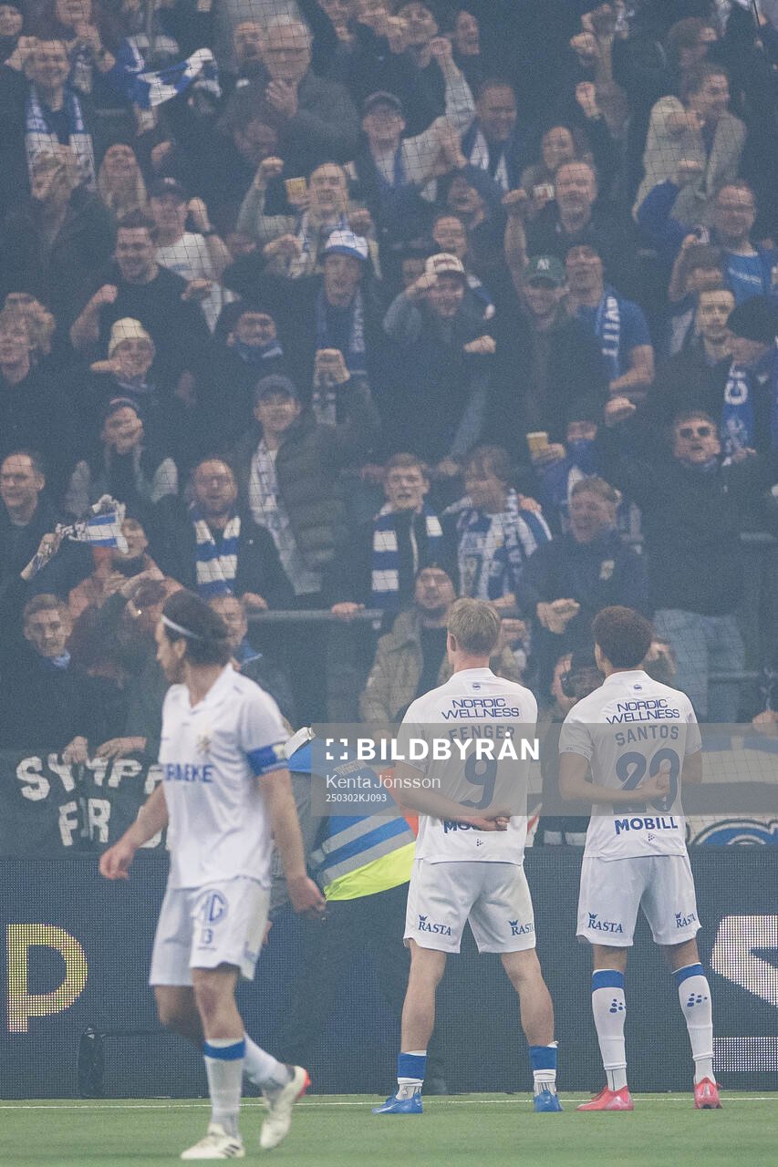 IFK Göteborgs Max Fenger och Thomas Santos jublar framför