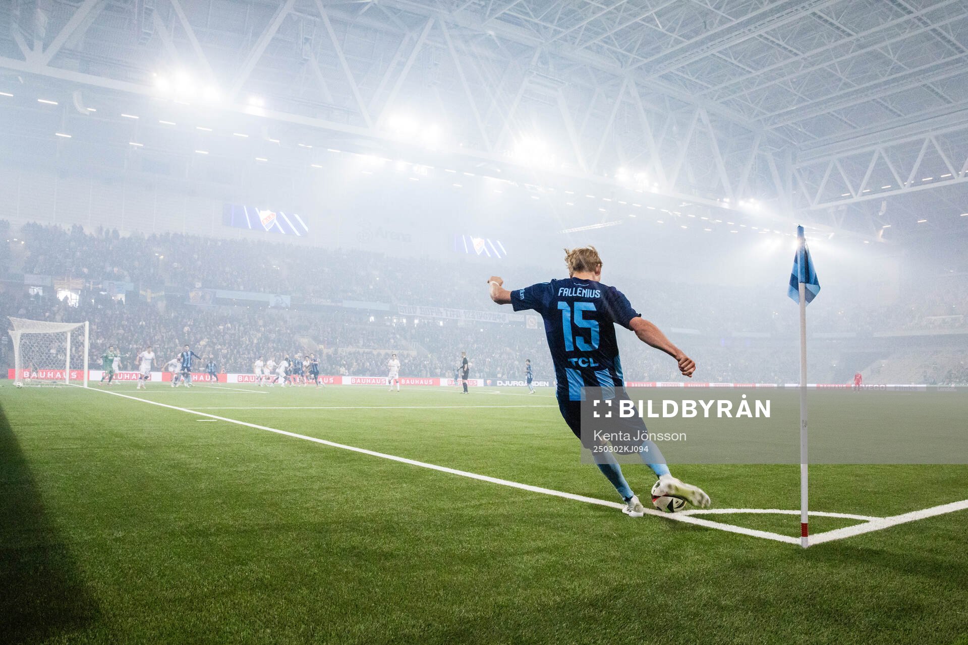 Djurgårdens Oskar Fallenius med en hörna