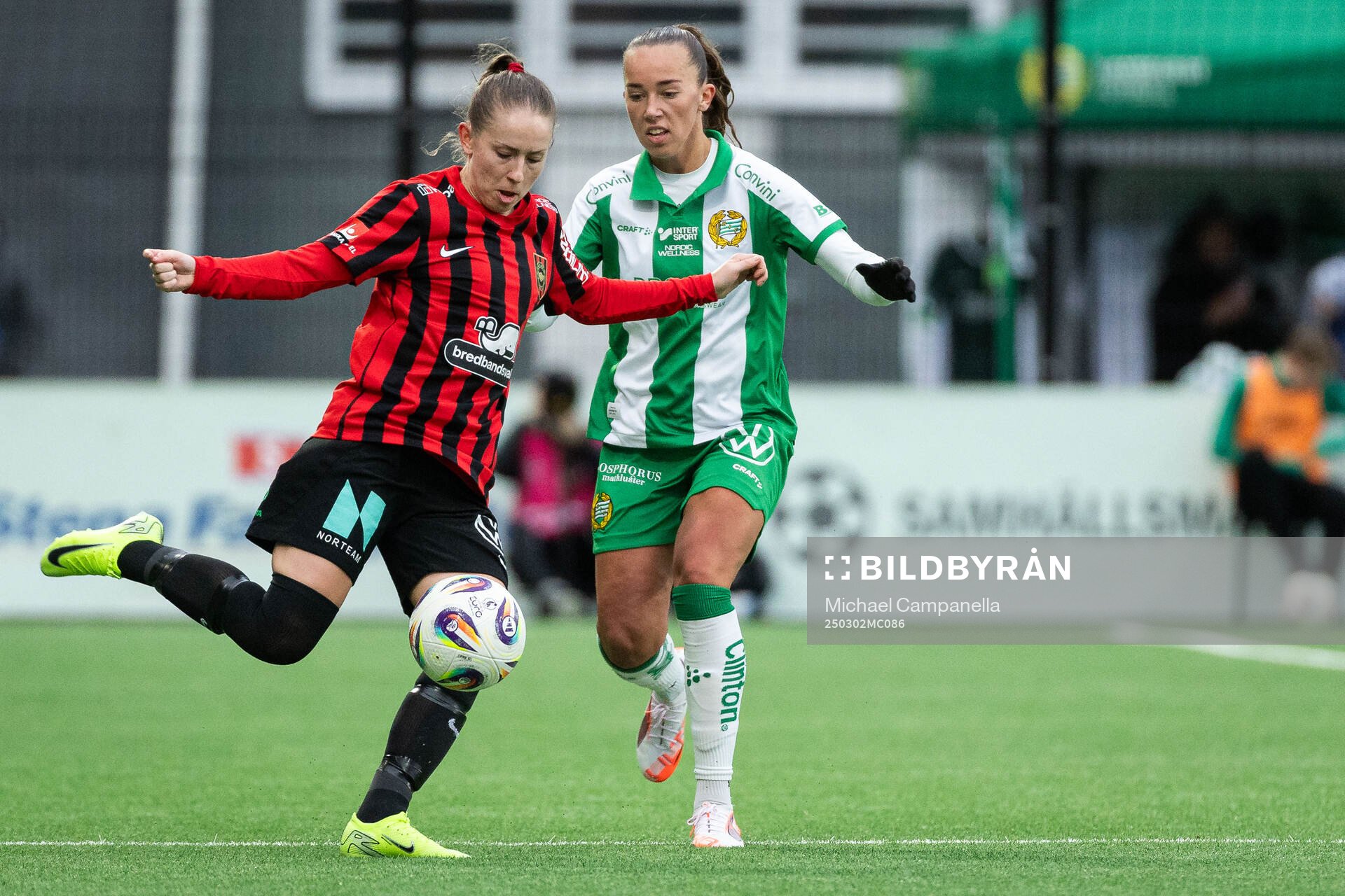 Brommapojkarnas Ida Bengtsson och Hammarbys Athinna Persson