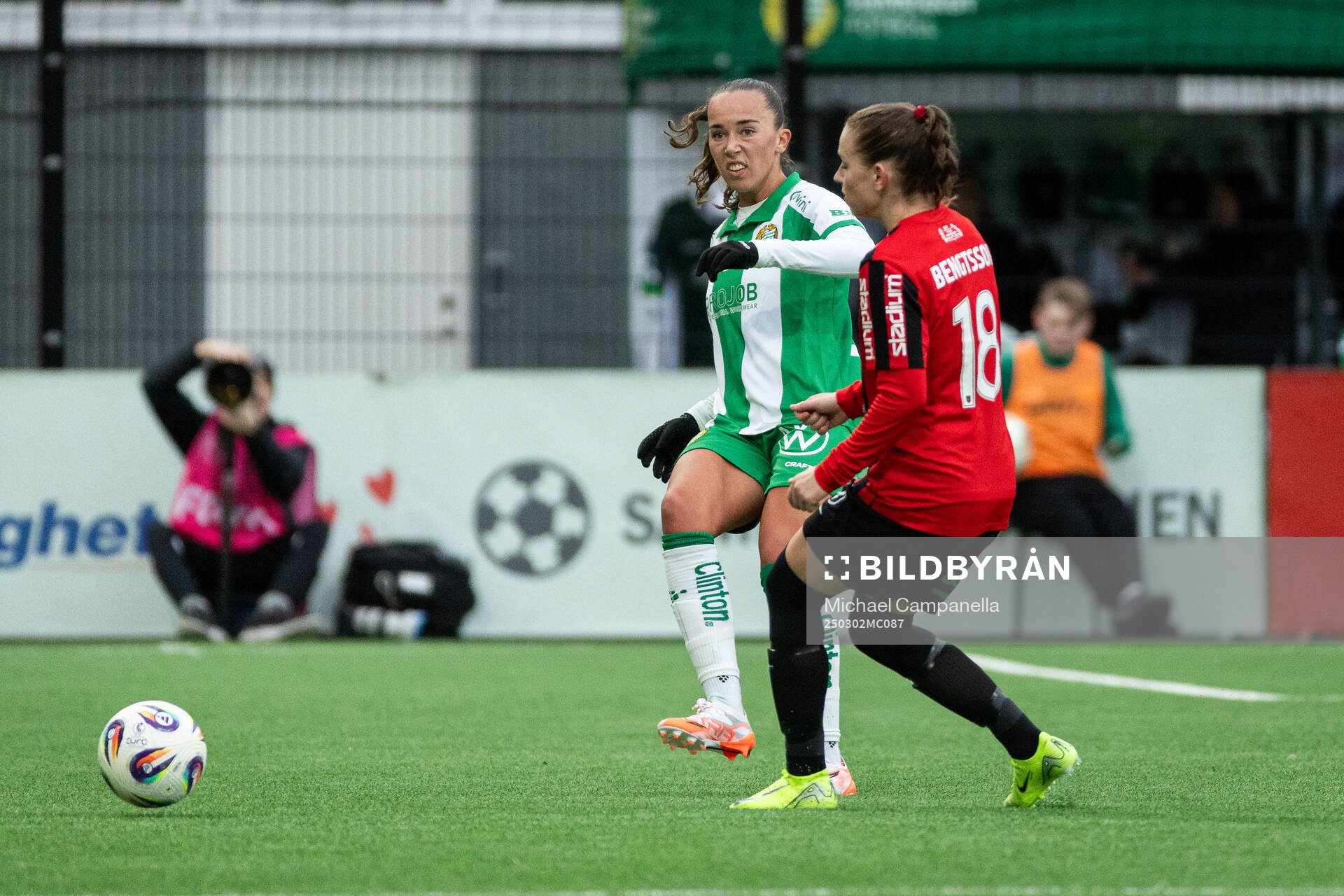 Hammarbys Athinna Persson Lundgren och Brommapojkarnas Ida