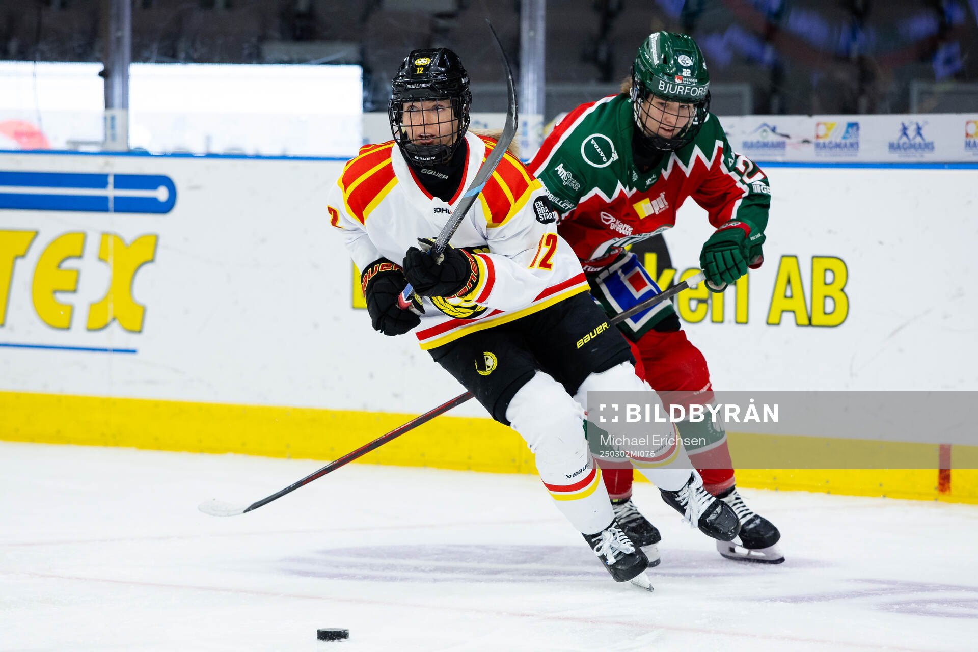 Brynäs Mina Waxin och Frölundas Andrea Dalen