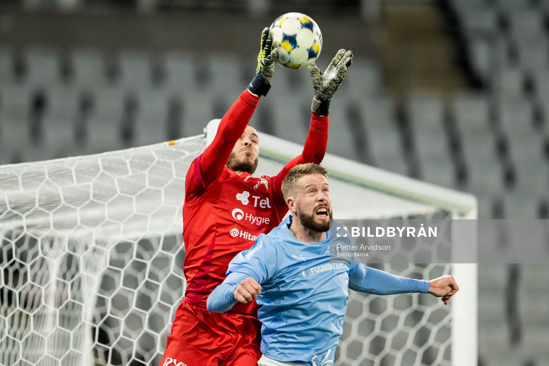 Västerås målvakt André Bernardini och Malmö FFs Pontus