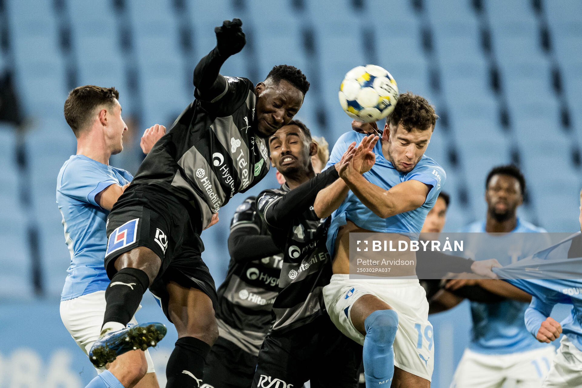 Västerås Frederic Nsabiyumva och Liiban Abadid mot Malmö