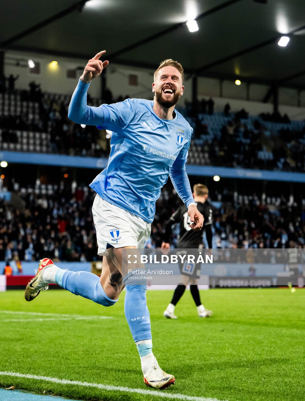 Malmö FFs Pontus Jansson jublar
