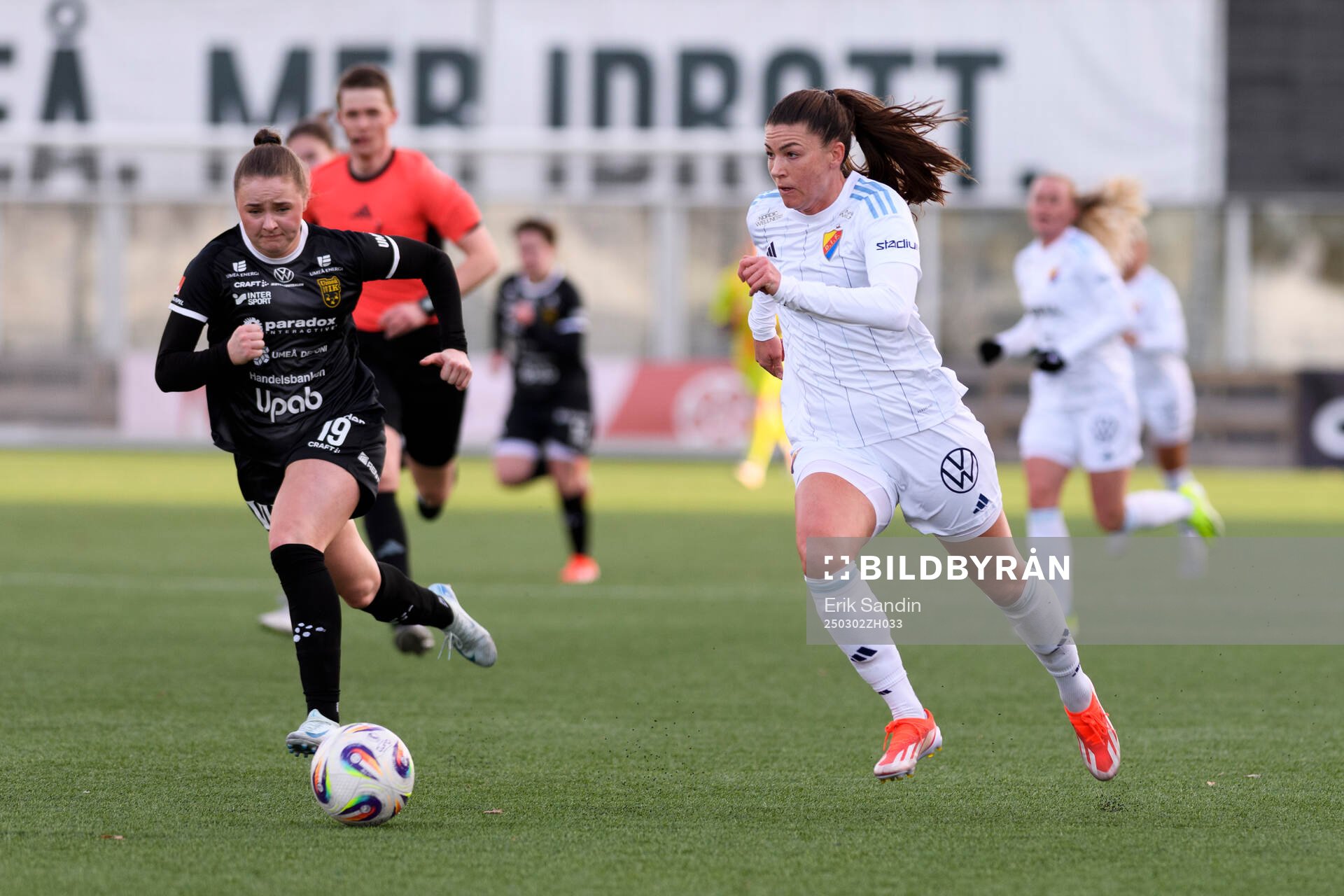 Djurgårdens Pauline Hammarlund och Umeås Elvira