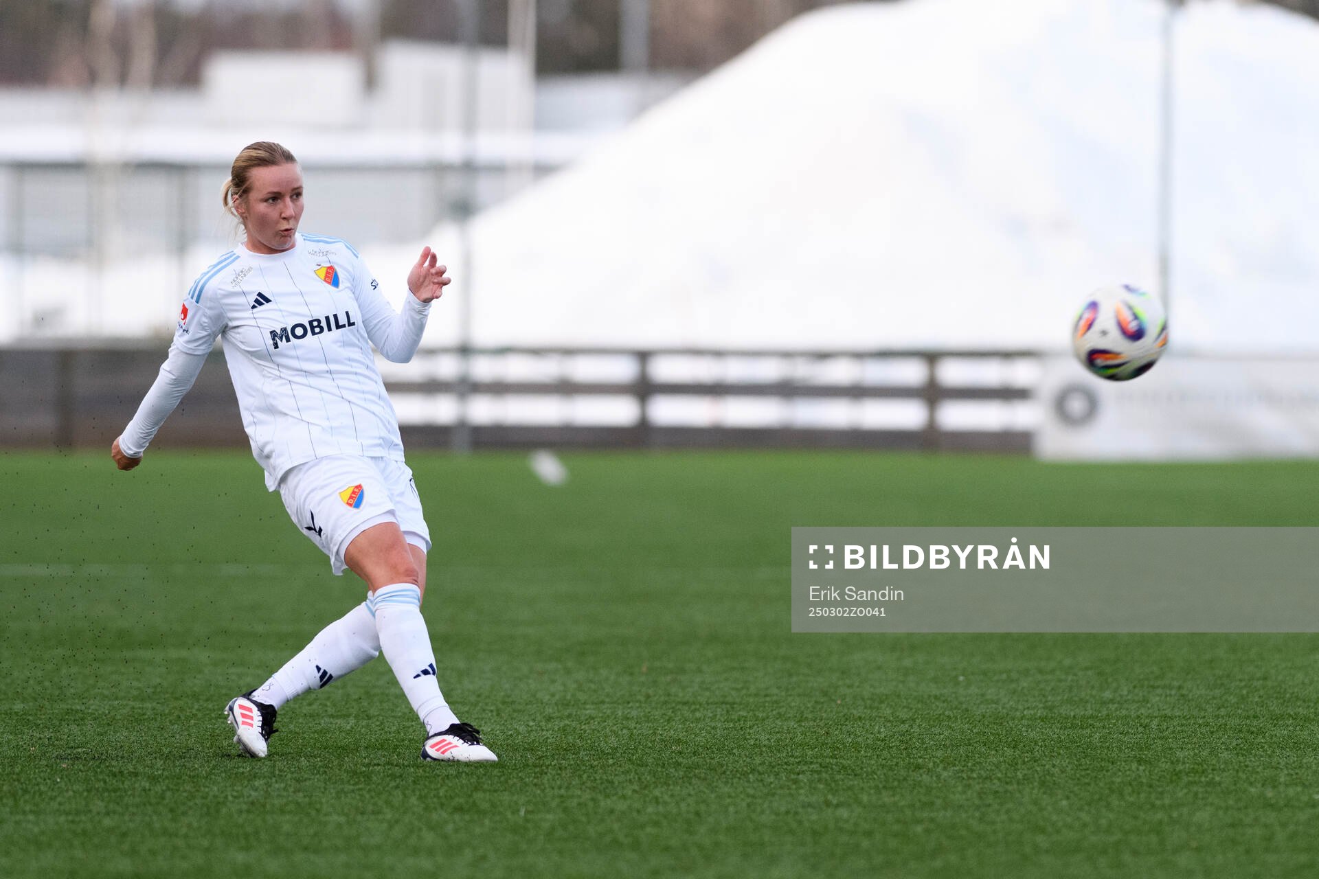 Djurgårdens Alexandra Jonasson under fotbollsmatchen i Svenska Cupen mellan Umeå och Djurgården den 2 mars 2025 i Umeå. 