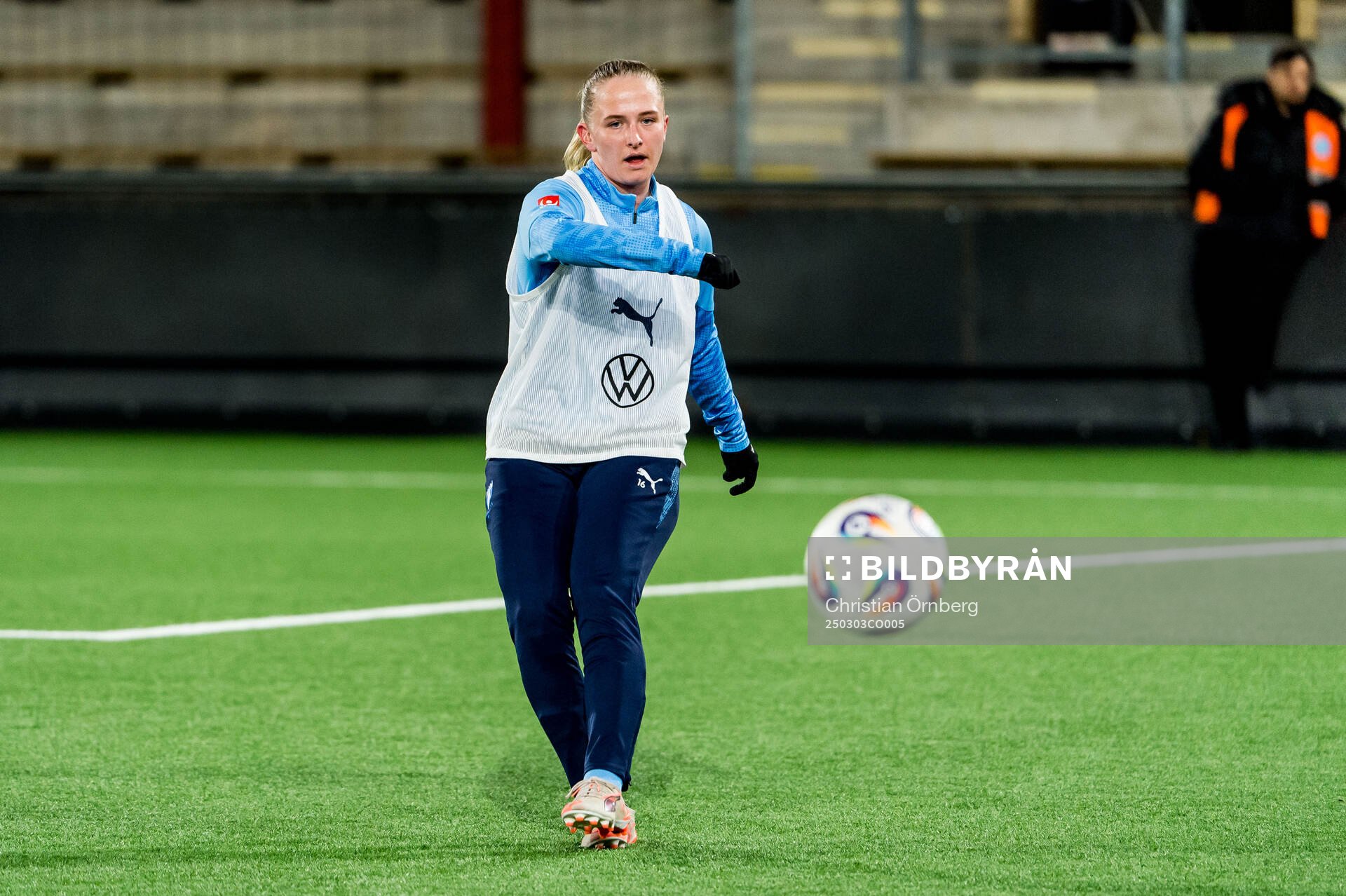 Malmö FFs Tuva Skoog inför fotbollsmatchen i Svenska Cupen mellan Malmö FF och Växjö DFF den 3 mars 2025 i Malmö. 