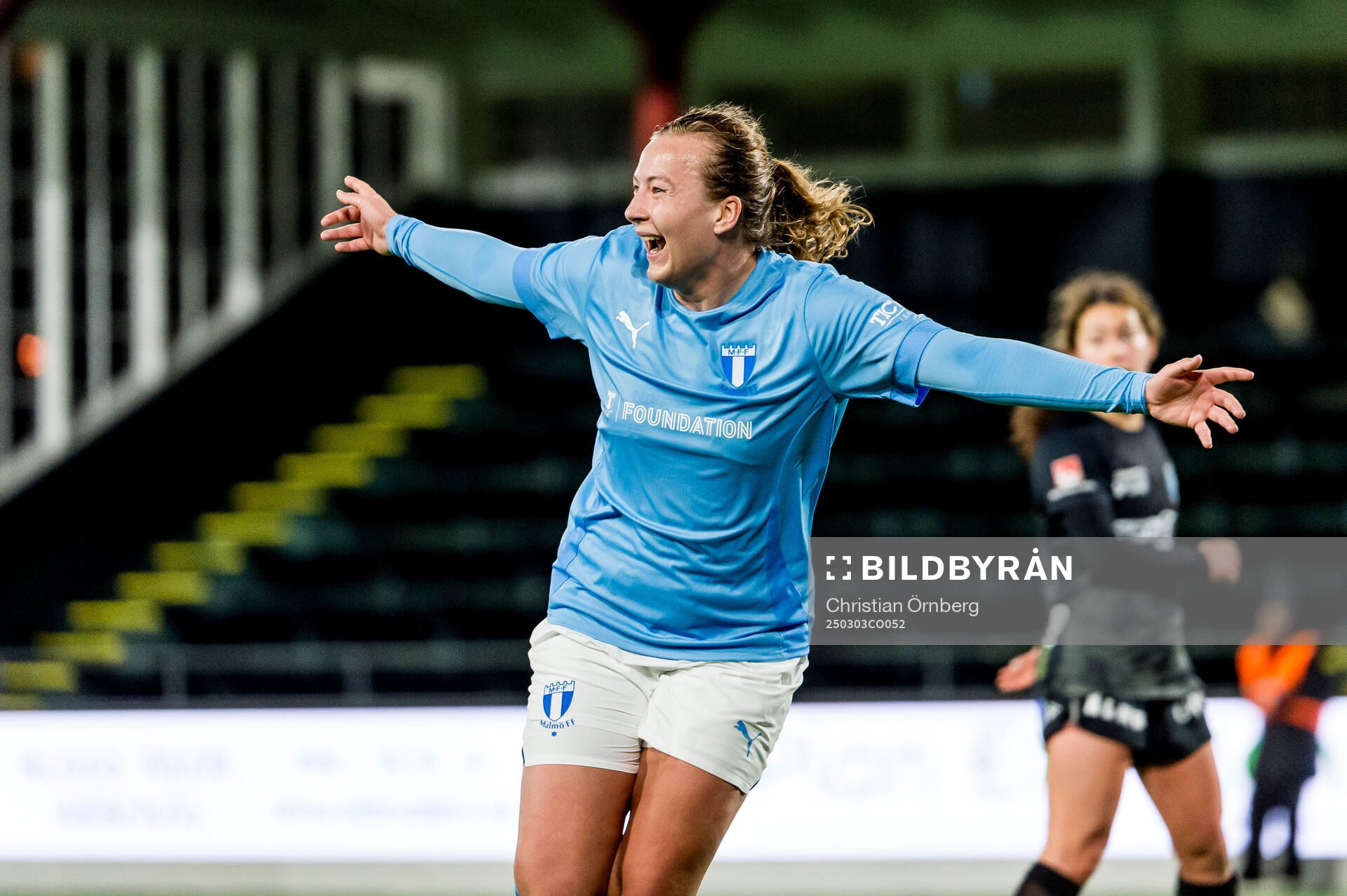 Malmö FFs Sara Kanutte Sørensen Fornes jublar under fotbollsmatchen i Svenska Cupen mellan Malmö FF och Växjö DFF den 3 mars 2025 i Malmö.