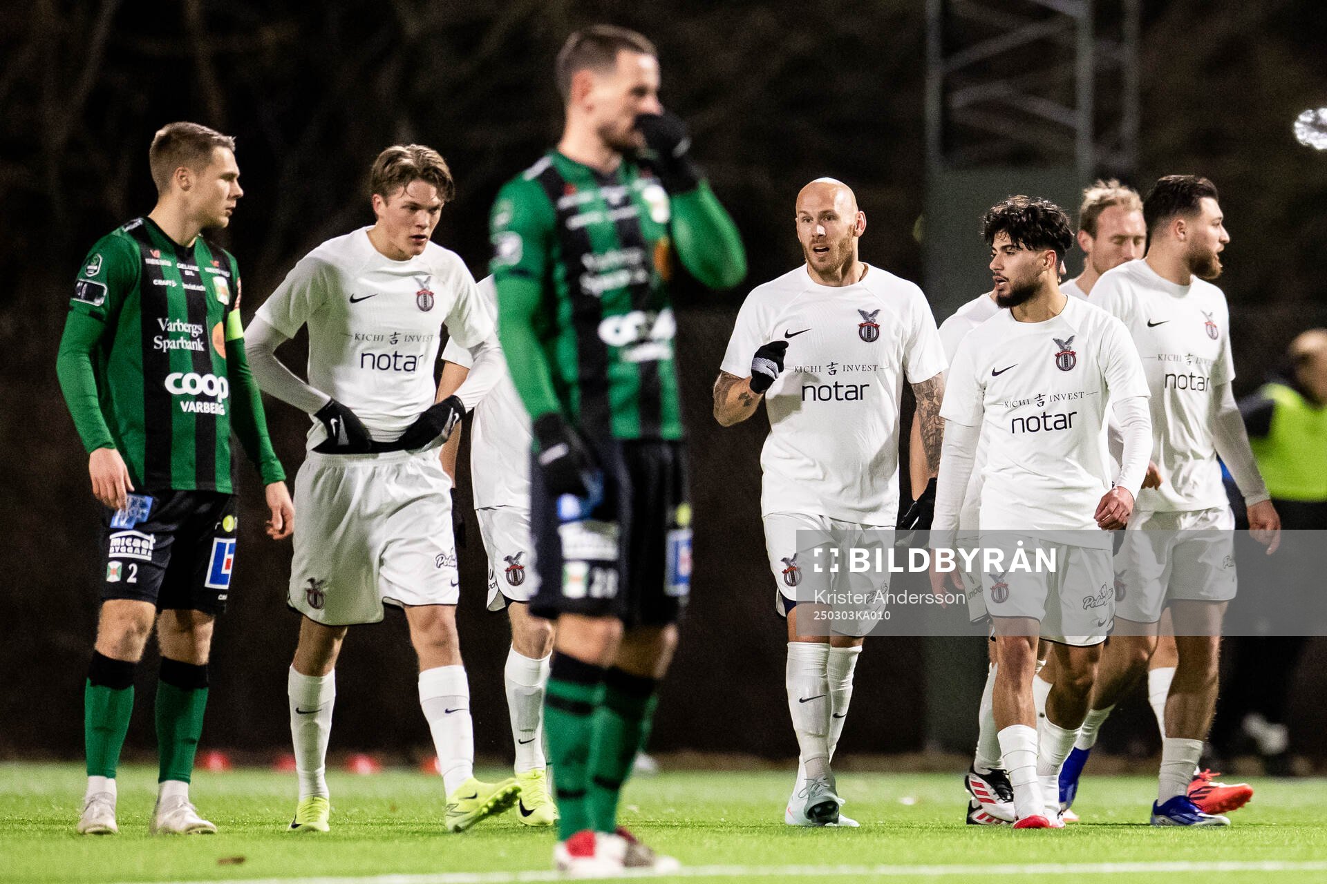 FC Stockholms Magnus Eriksson jublar med lagkamrater