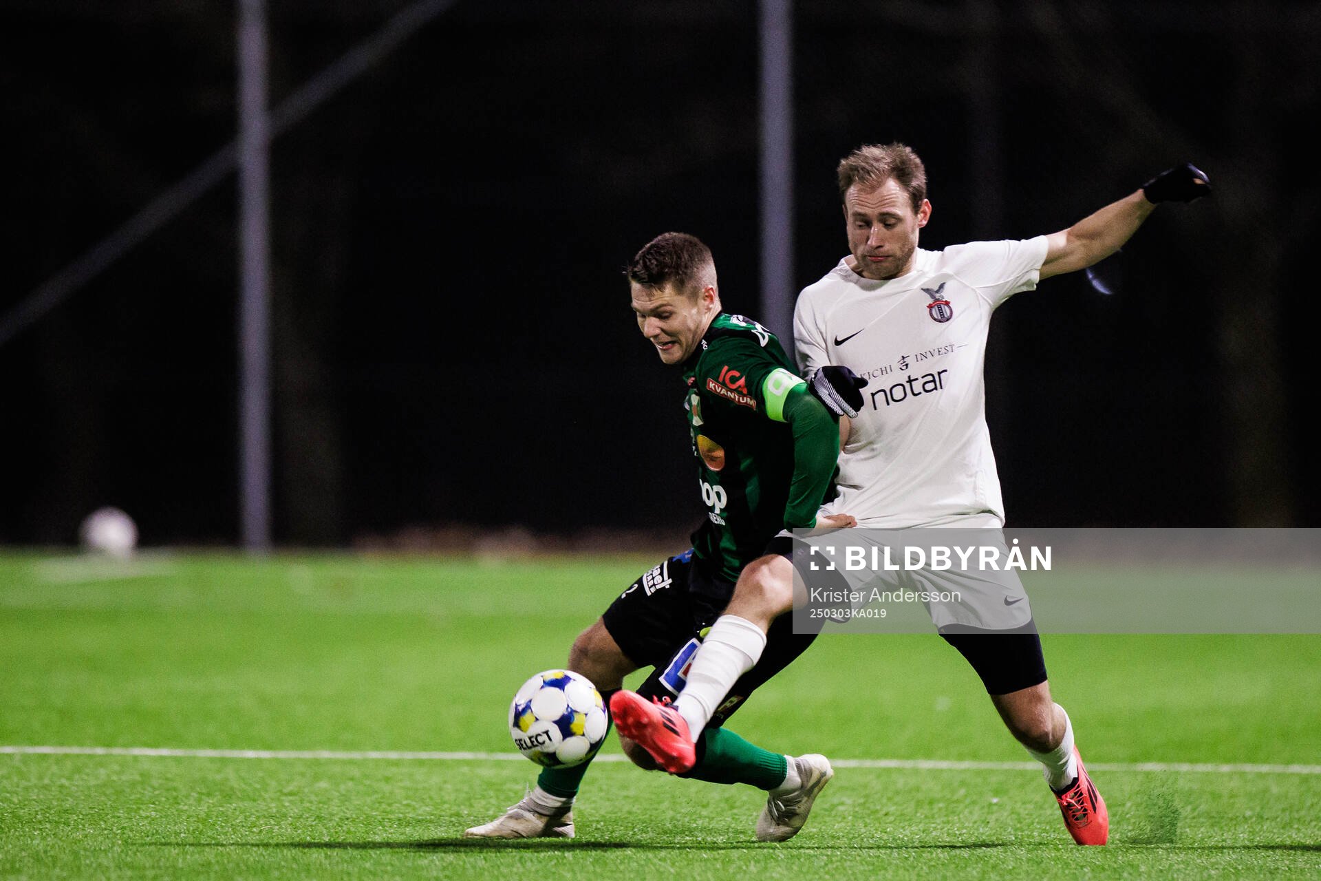 Varbergs Gustav Broman och FC Stockholms Villiam Dahlström