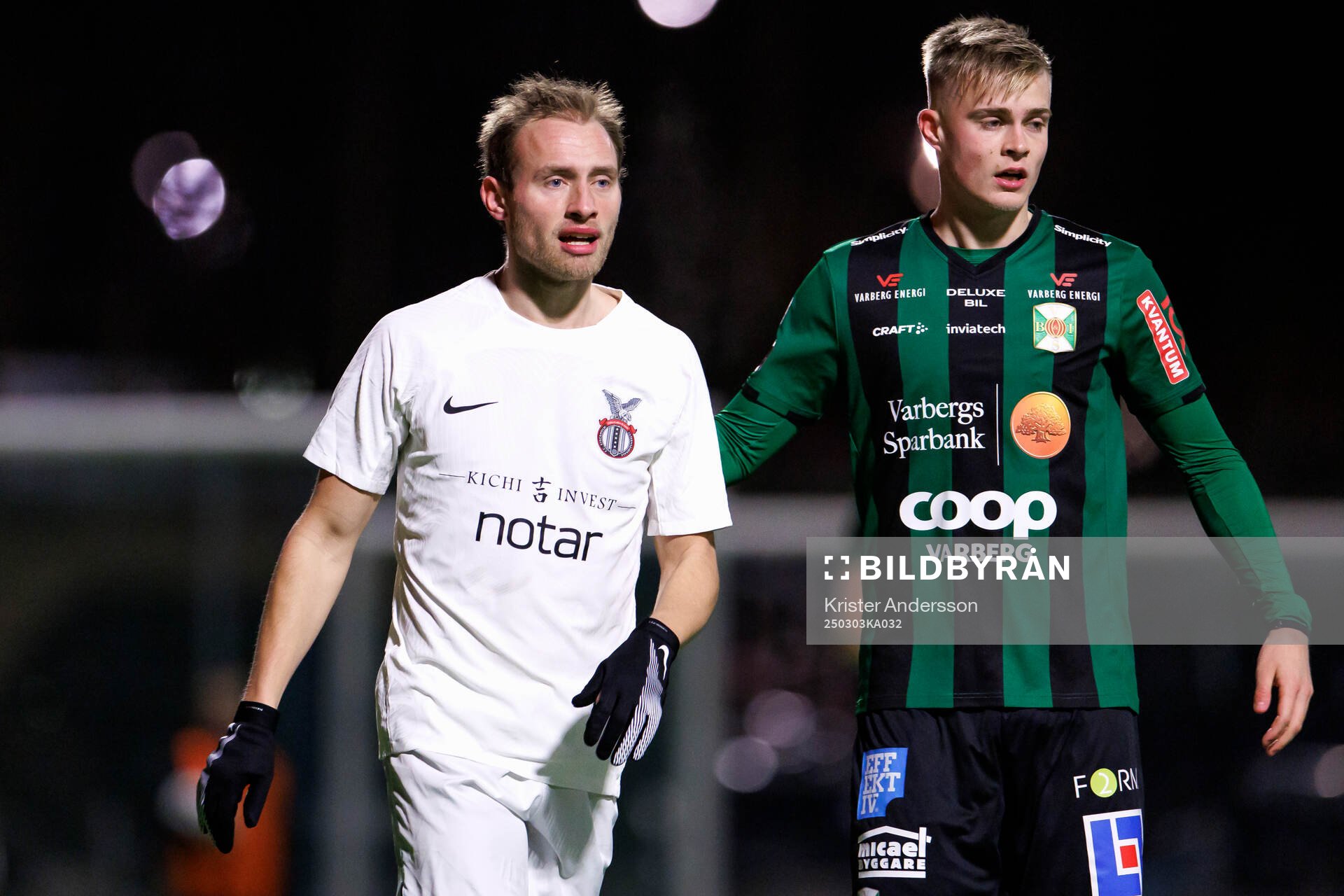 FC Stockholms Villiam Dahlström och Varbergs Edvin Tellgren under fotbollsmatchen i Svenska Cupen mellan Varberg och FC Stockholm den 3 mars 2025 i Varberg.