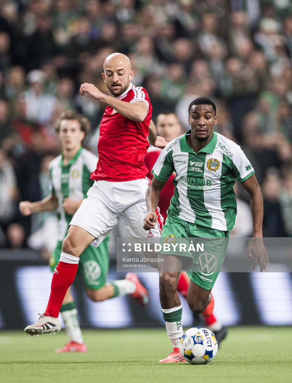 Hammarbys Paulos Abraham och Kalmars Robert Gojani