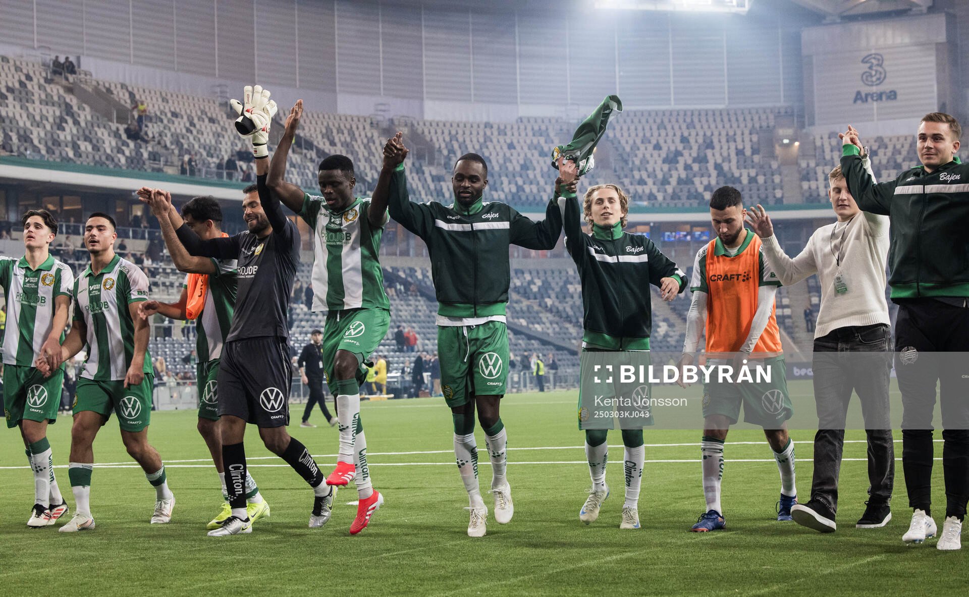 Hammarbys spelare jublar