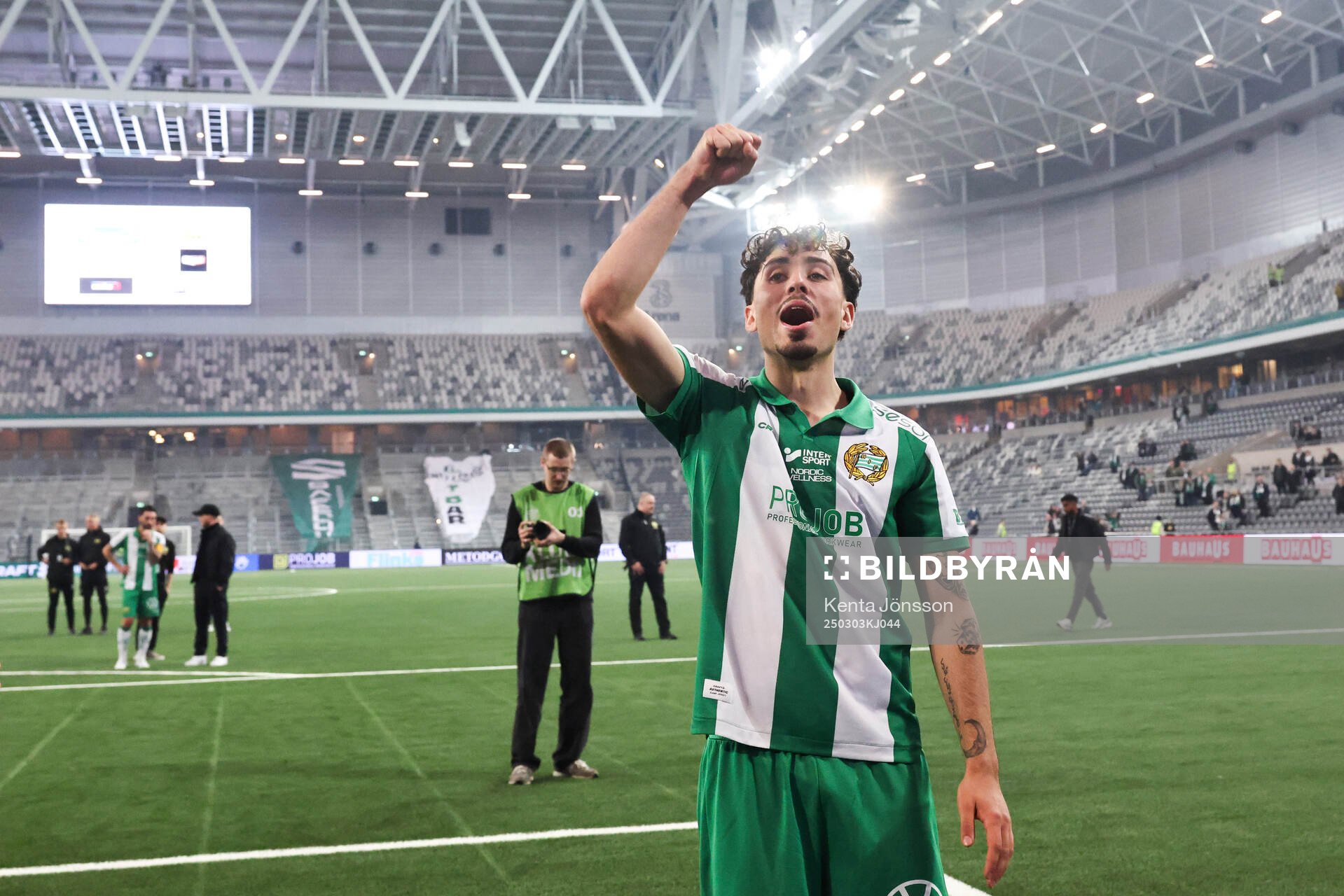 Hammarbys Sebastian Tounekti jublar