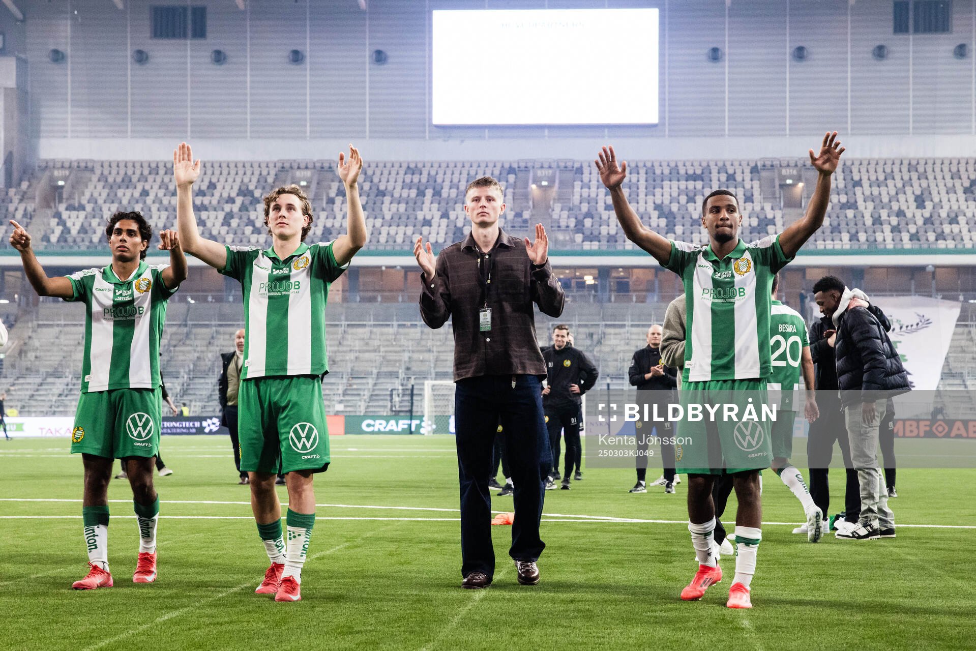 Hammarbys Jonathan Karlsson, Hampus Skoglund, Frederik Winther och Paulos Abraham jublar efter fotbollsmatchen i Svenska Cupen mellan Hammarby och Kalmar den 3 mars 2025 i Stockholm.
