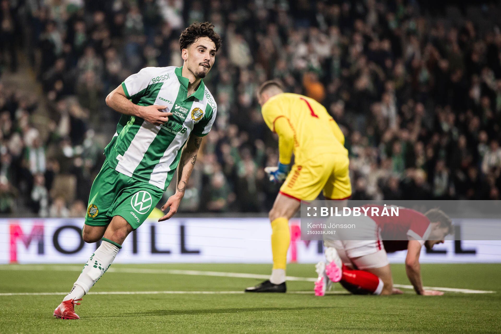 Hammarbys Sebastian Tounekti jublar