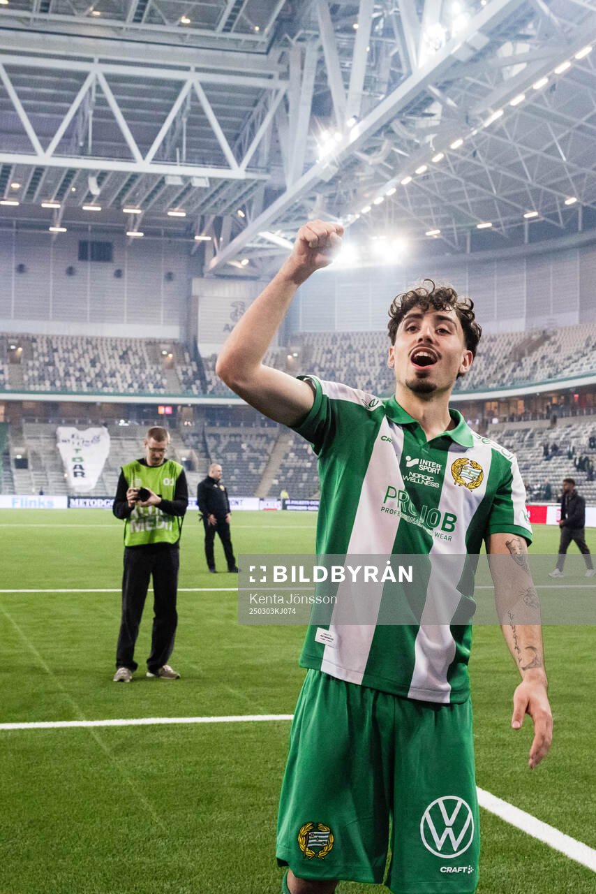 Hammarbys Sebastian Tounekti jublar efter fotbollsmatchen i Svenska Cupen mellan Hammarby och Kalmar den 3 mars 2025 i Stockholm. 