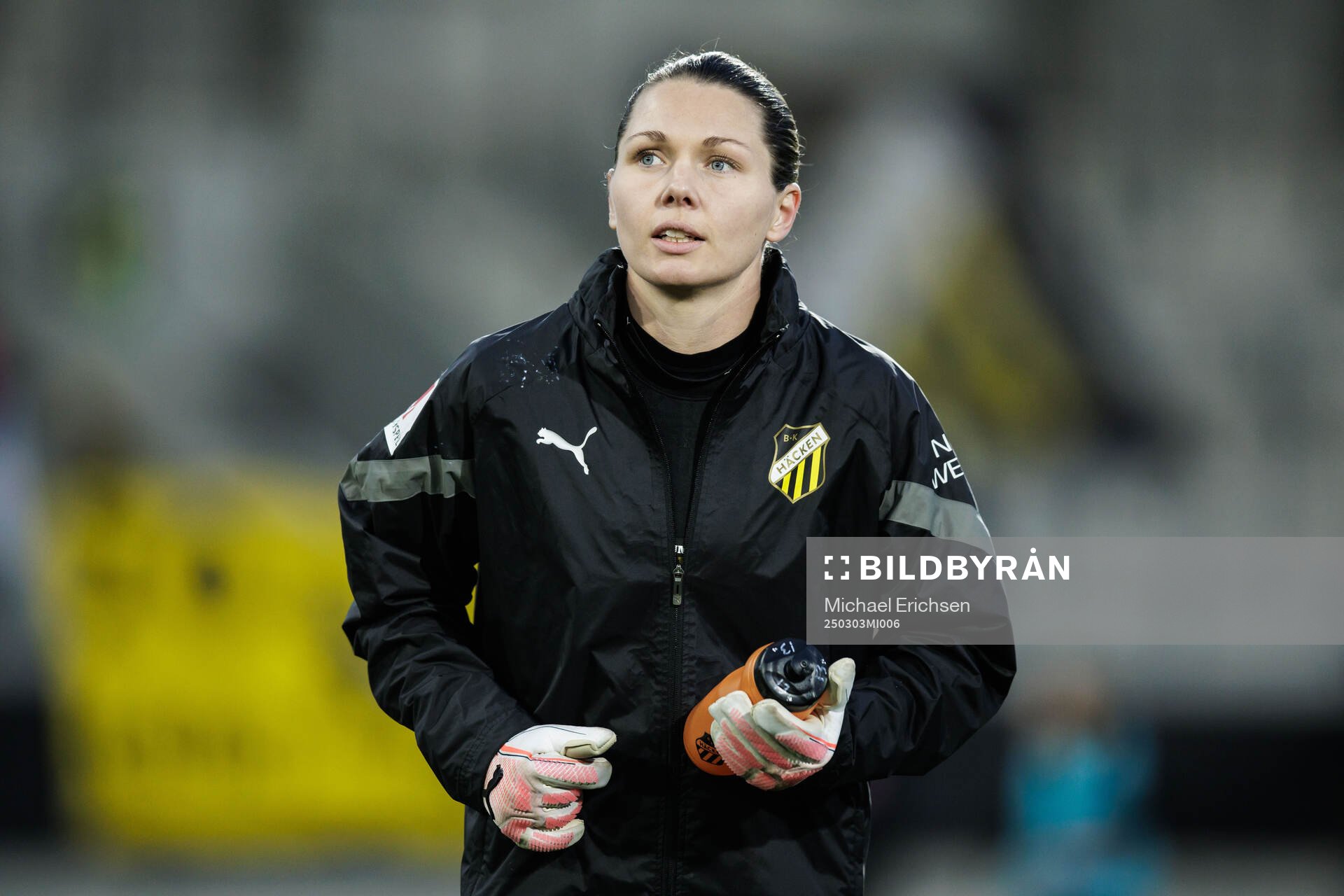 Häckens målvakt Jennifer Falk inför fotbollsmatchen i Svenska Cupen mellan Häcken och Vittsjö den 3 mars 2025 i Göteborg. 