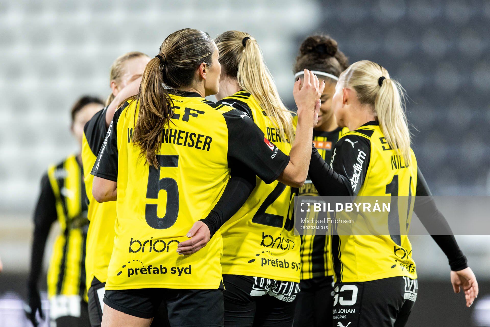 Häckens spelare jublar efter 2-0 som va ett självmål under fotbollsmatchen i Svenska Cupen mellan Häcken och Vittsjö den 3 mars 2025 i Göteborg.