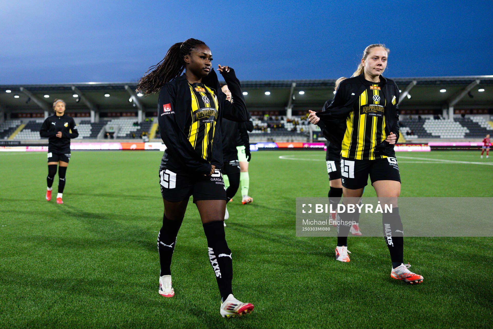 Häckens Monica Jusu Bah och Alice Bergström