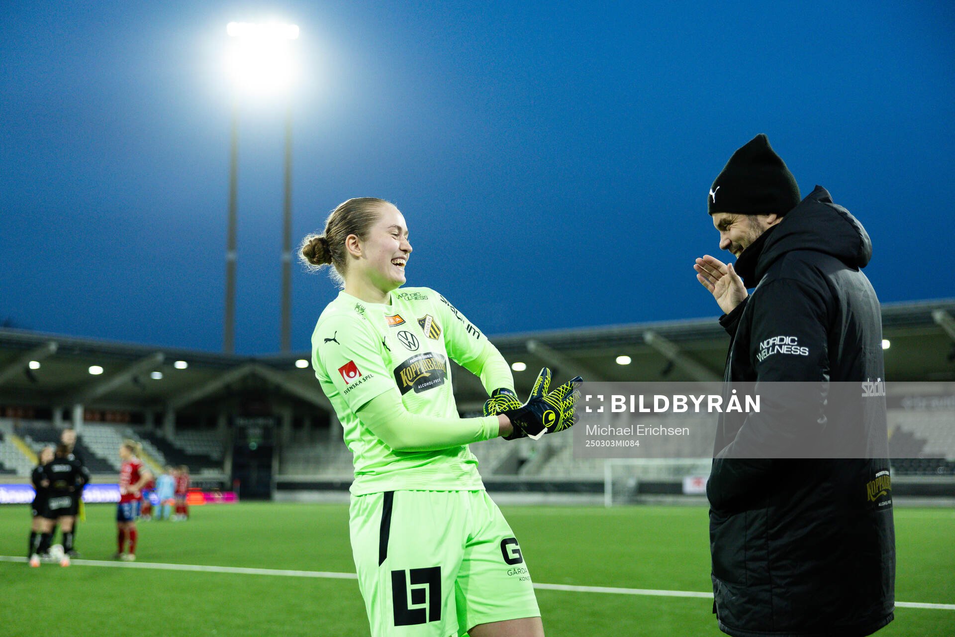 Häckens målvakt Fanney Birkisdottir och målvaktstränare