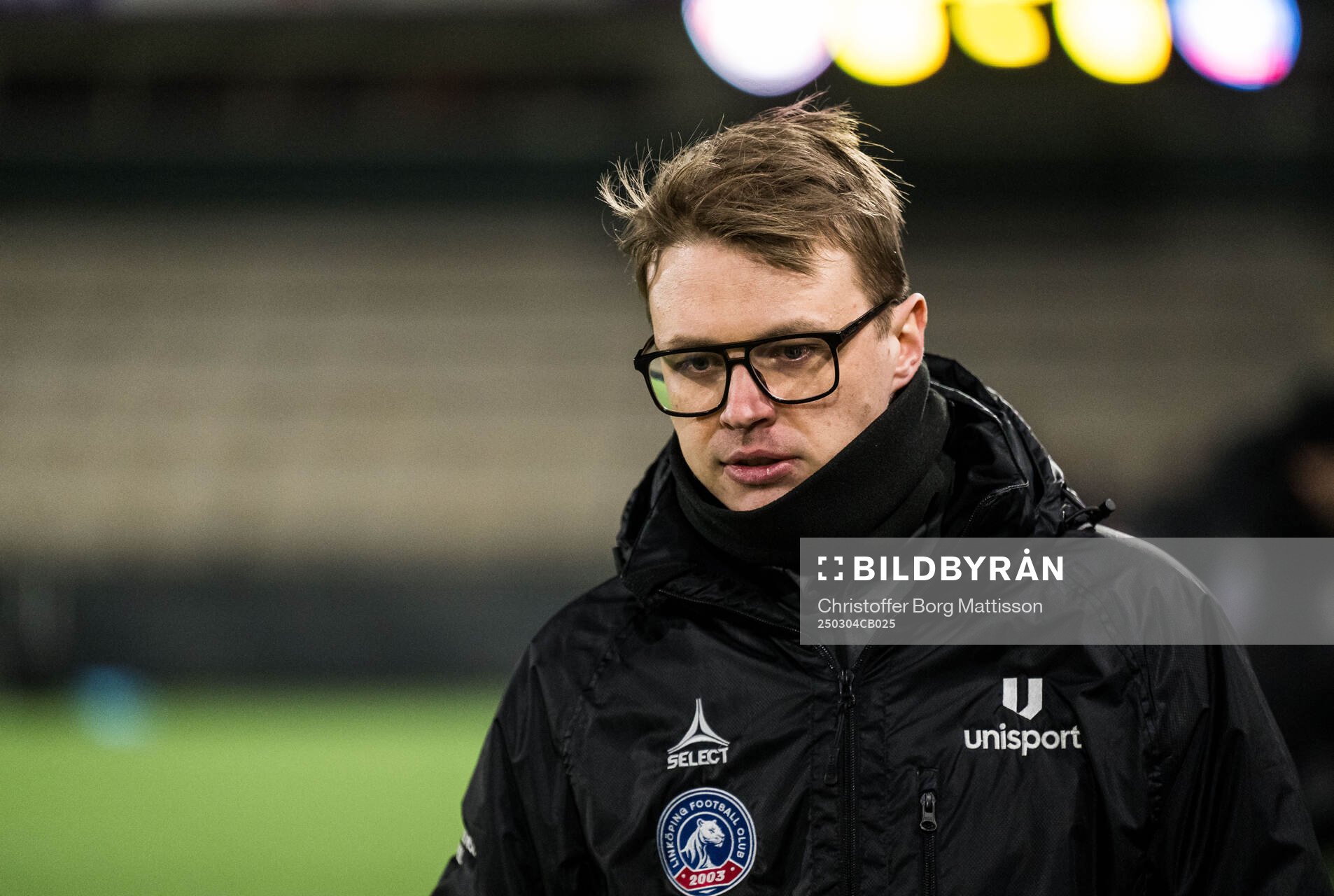 Linköpings tränare Jonne Kunnas under fotbollsmatchen i Svenska Cupen mellan Rosengård och Linköping den 4 mars 2025 i Malmö.