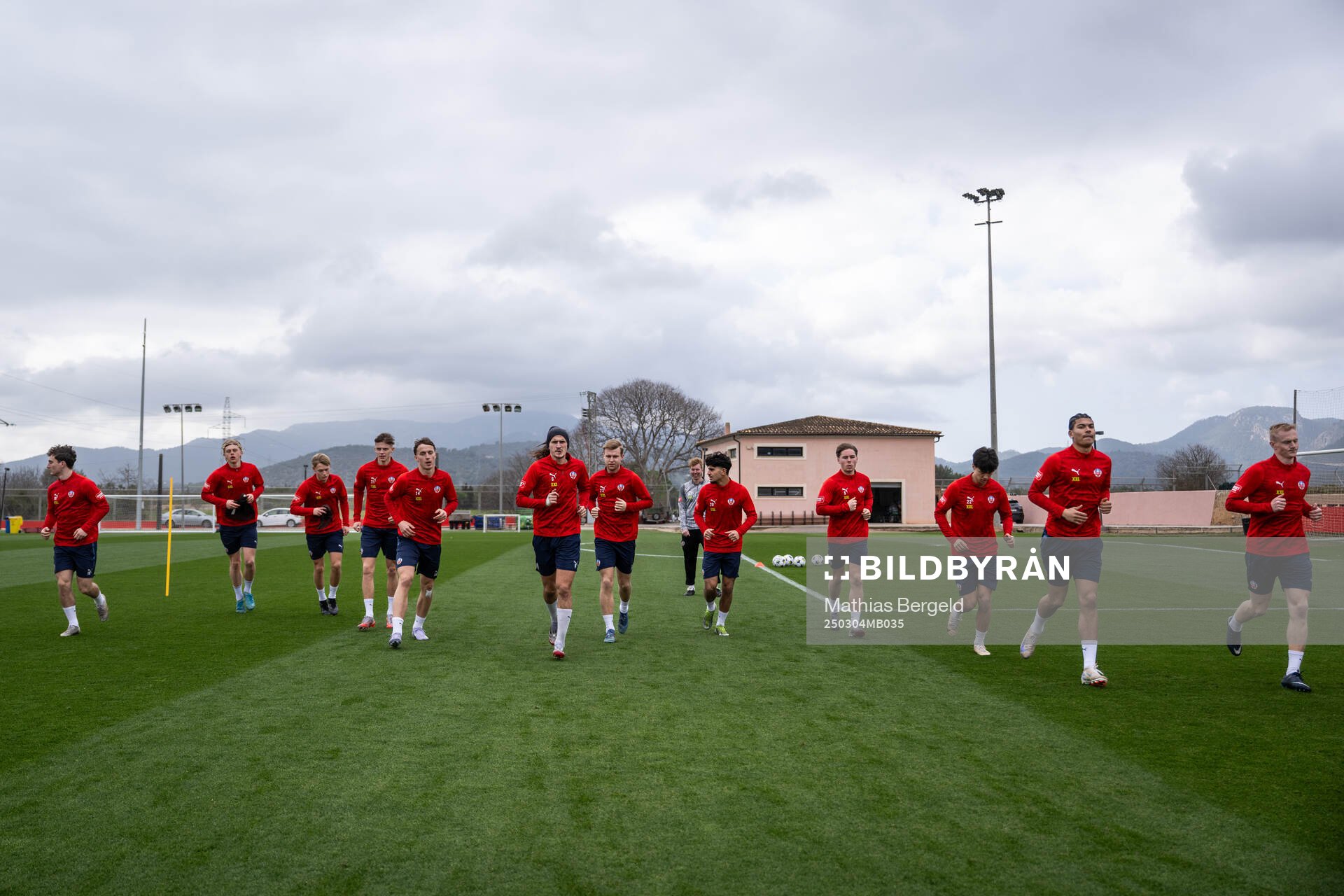 Spelarna värmer upp