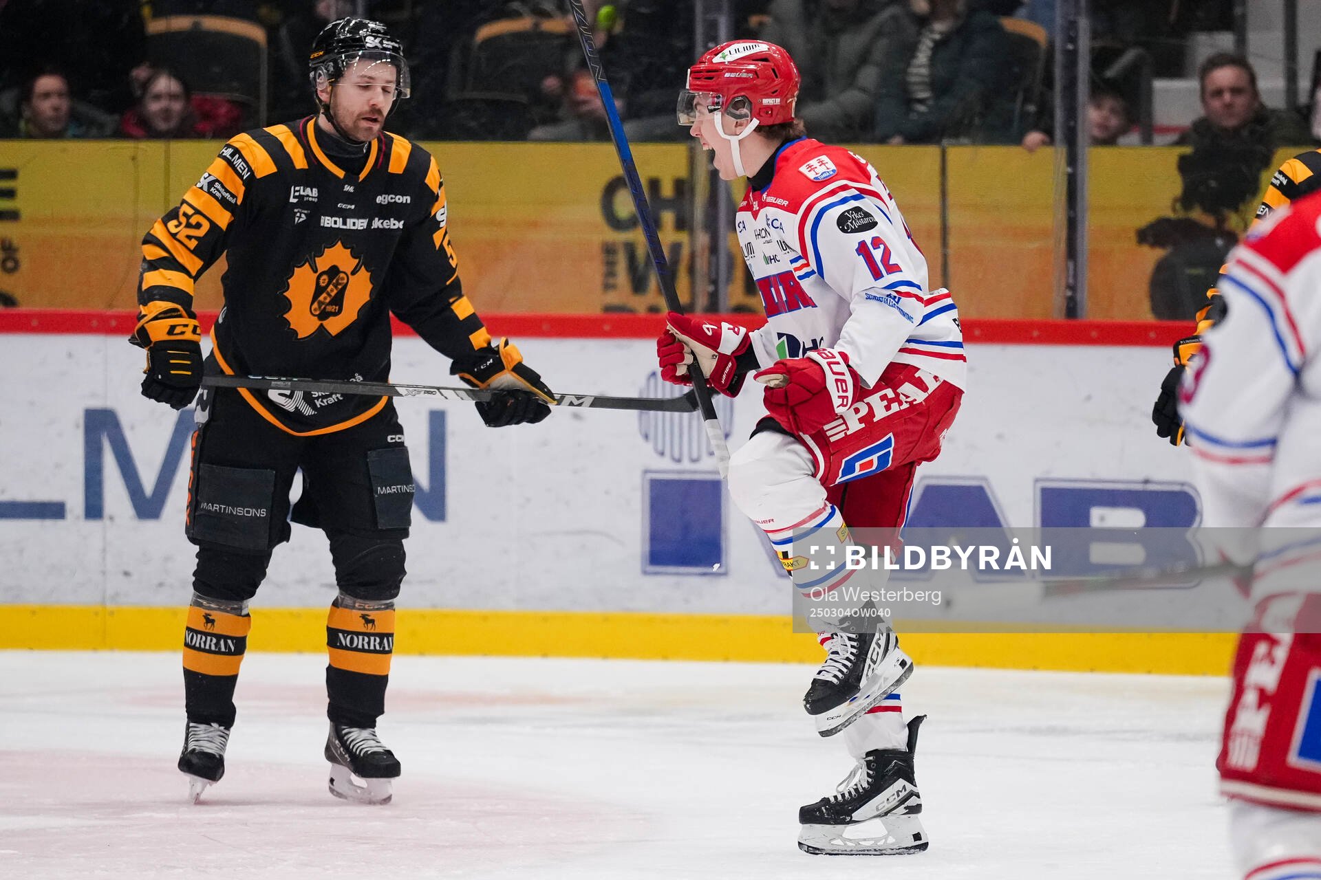Timrås Linus Eriksson jublar