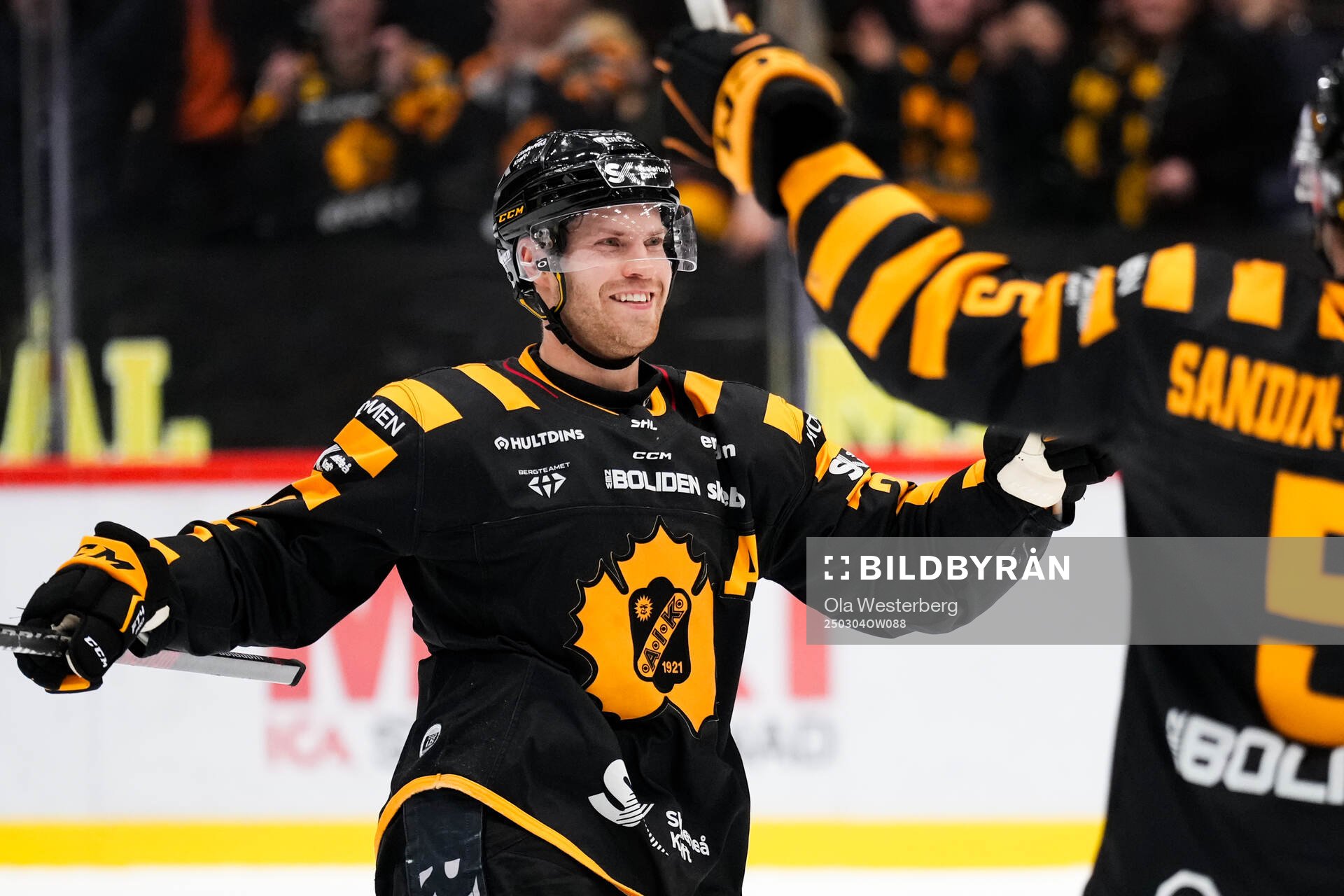 Skellefteås Oscar Lindberg jublar