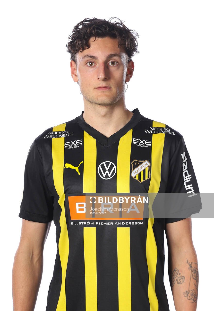 Häckens Silas Andersen poserar för ett porträtt den 4 mars 2025 i Göteborg.