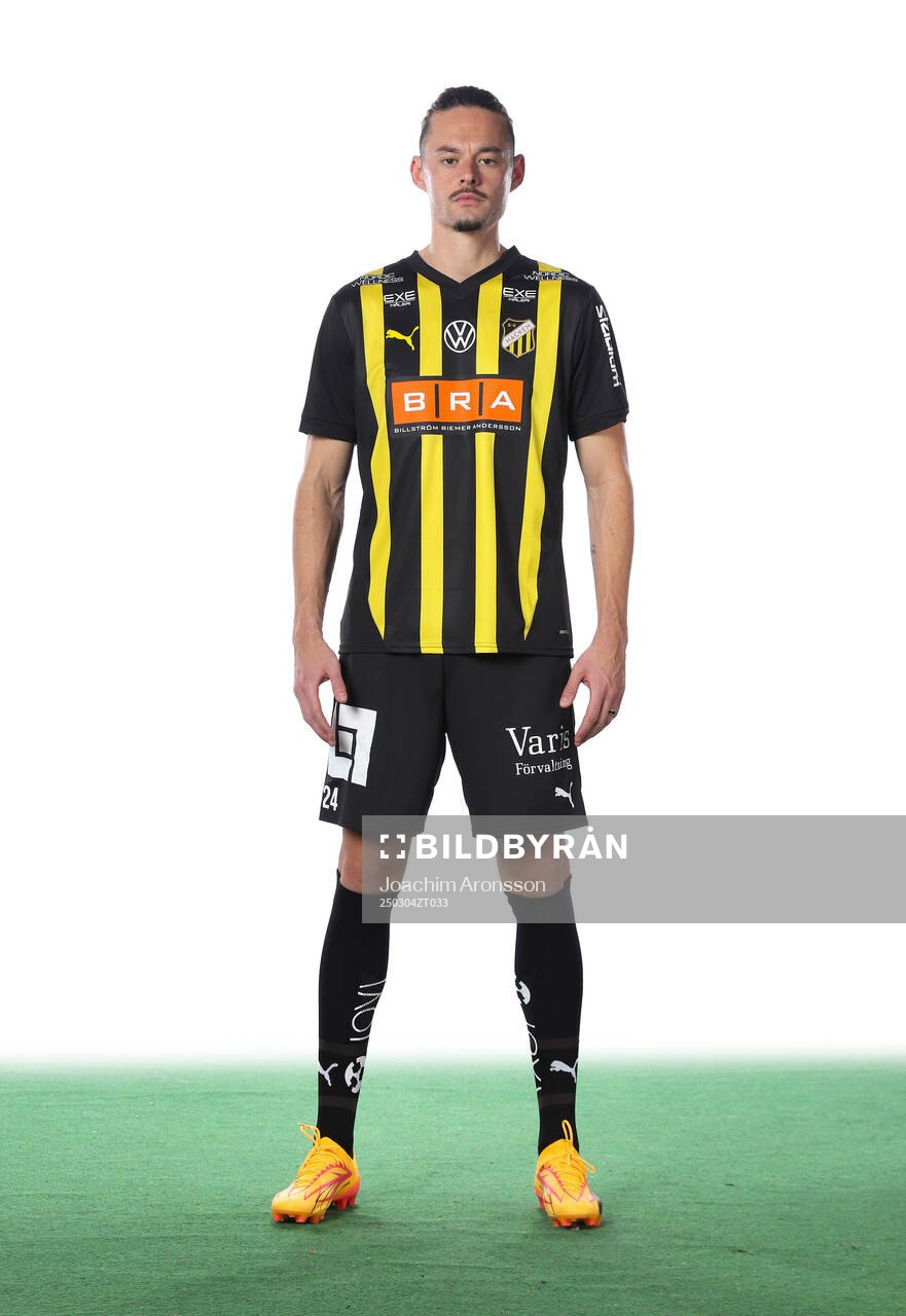 Häckens Amor Layouni